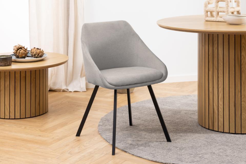 Krzesło LENNARD jasnoszary z czarną podstawą Actona Eye on Design