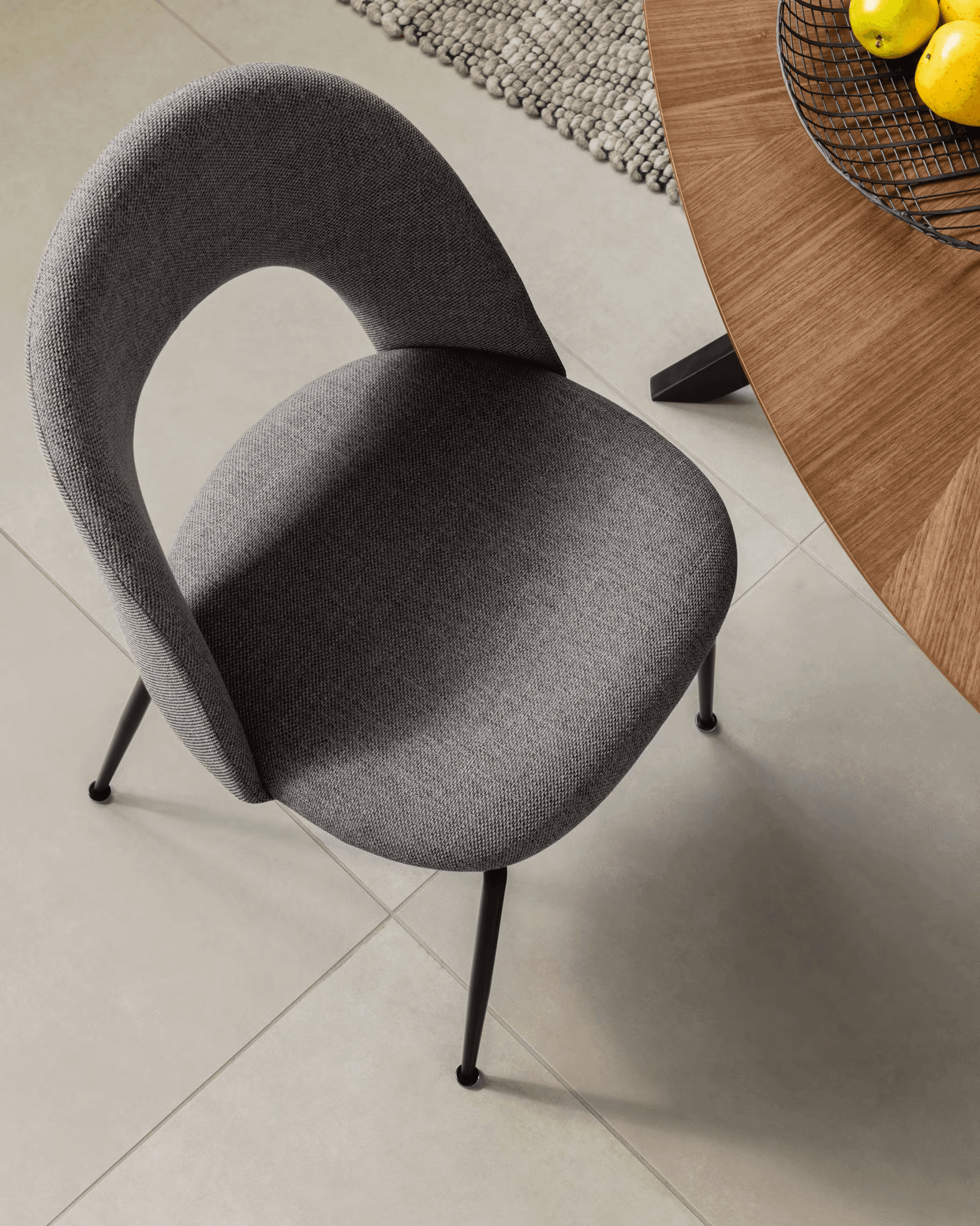 Krzesło MAHALIA jasnoszary La Forma Eye on Design