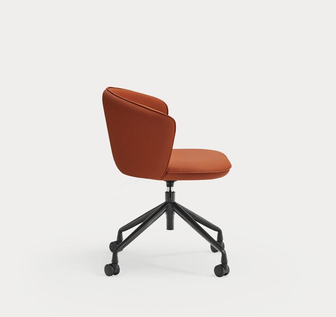 Krzesło na kółkach ADD ekoskóra terracotta Teulat Eye on Design