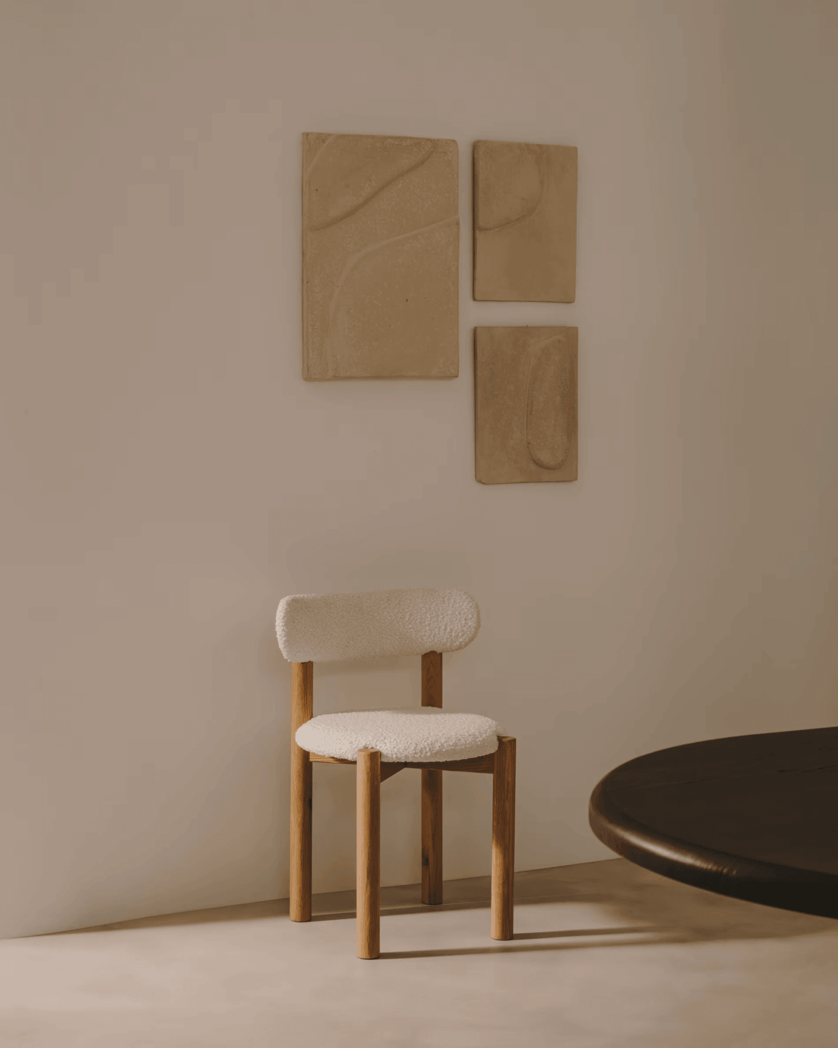 Krzesło NEBAI kremowy boucle La Forma Eye on Design