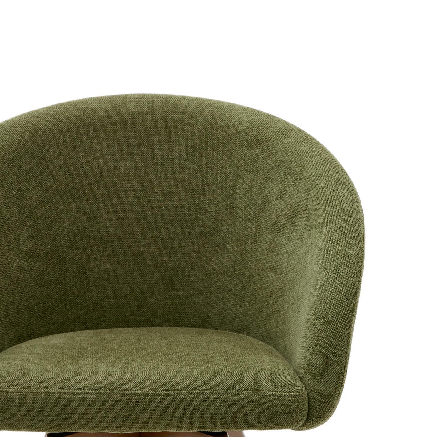 Krzesło obrotowe MARVIN zielony szenil z orzechową podstawą La Forma Eye on Design
