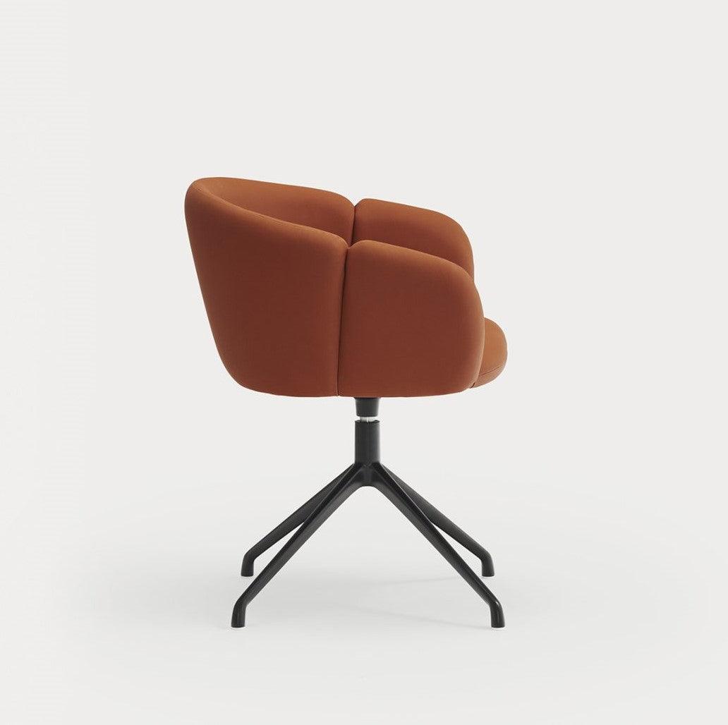 Krzesło obrotowe z podłokietnikami ADD ekoskóra terracotta z czarną podstawą Teulat Eye on Design