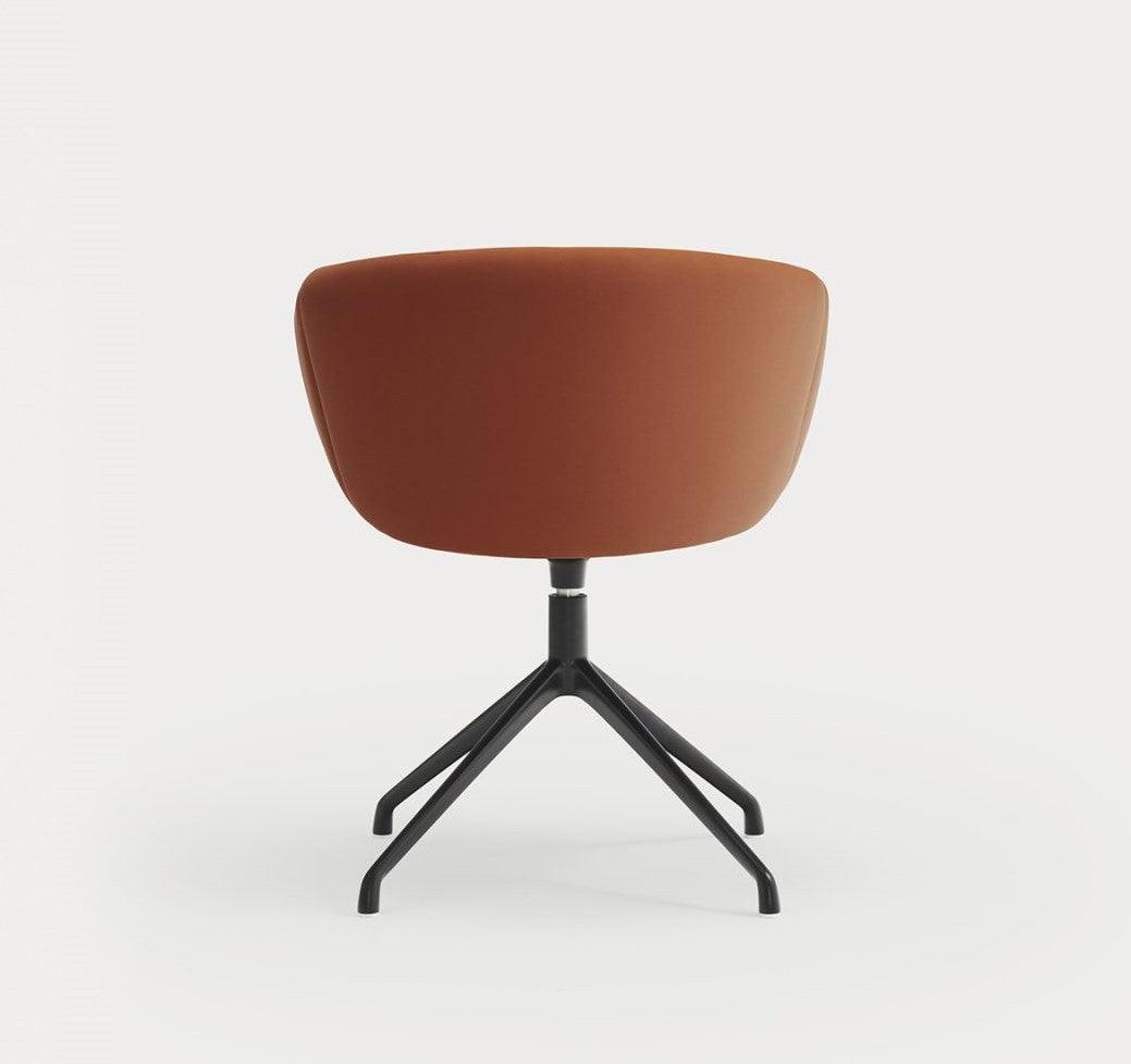 Krzesło obrotowe z podłokietnikami ADD ekoskóra terracotta z czarną podstawą Teulat Eye on Design