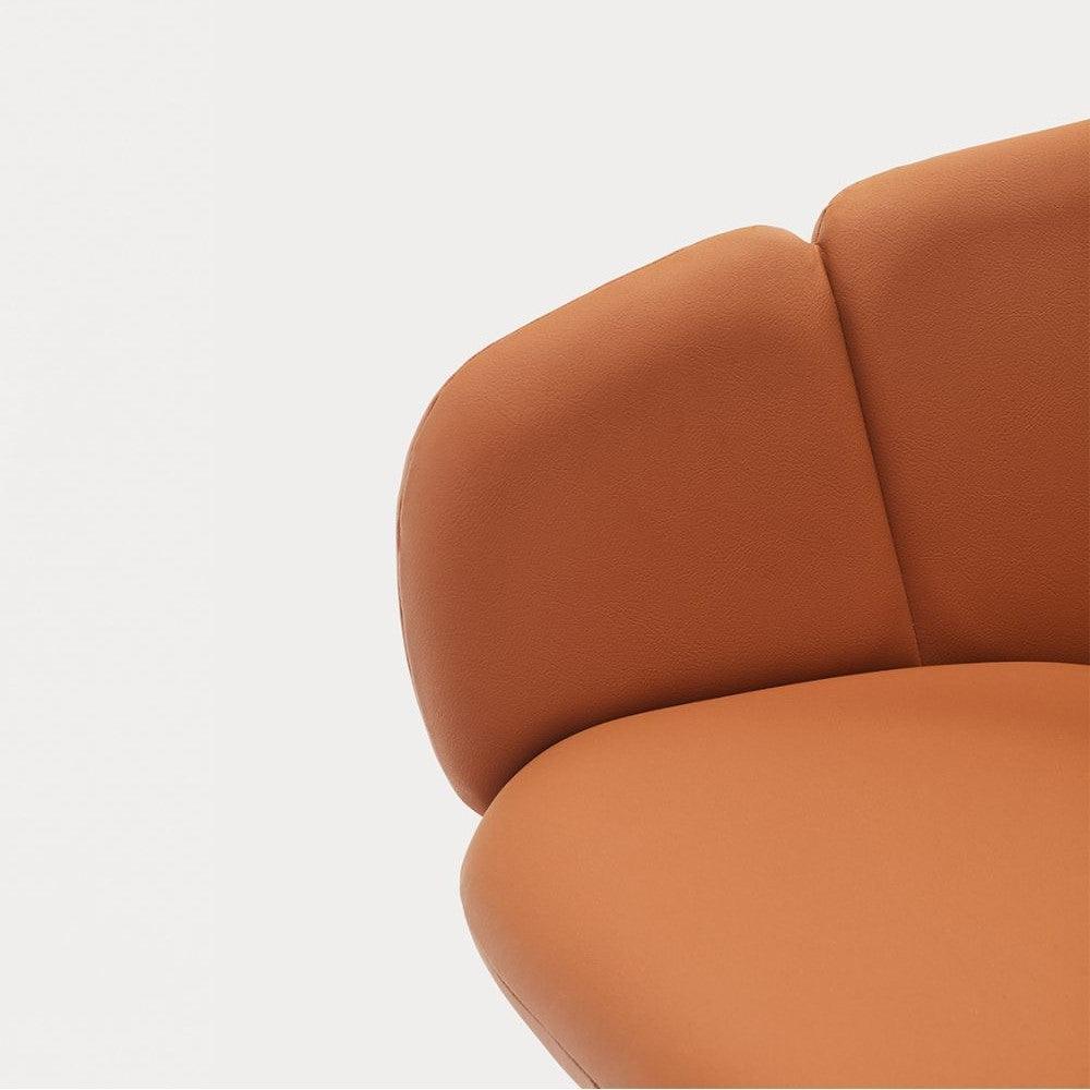 Krzesło obrotowe z podłokietnikami ADD ekoskóra terracotta z czarną podstawą Teulat Eye on Design