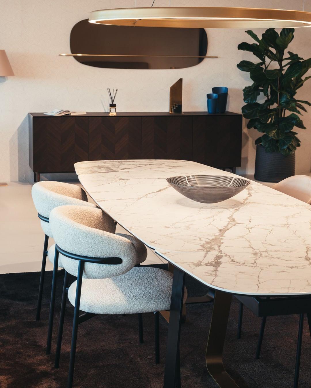 Krzesło OLEANDRO boucle jasnobrązowy z metalową podstawą Calligaris Eye on Design