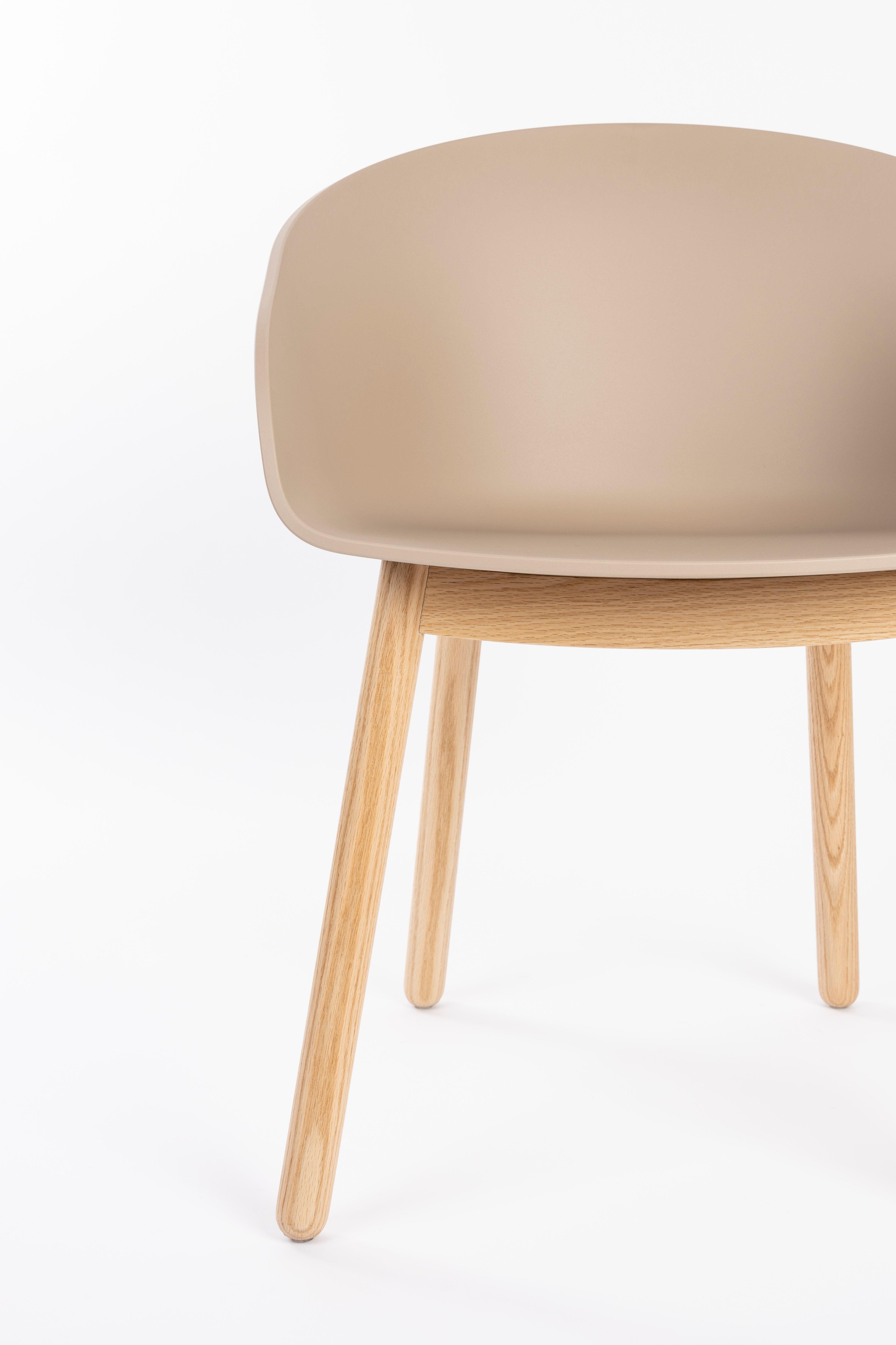 Krzesło VOID beżowy z drewnianą podstawą Zuiver Eye on Design