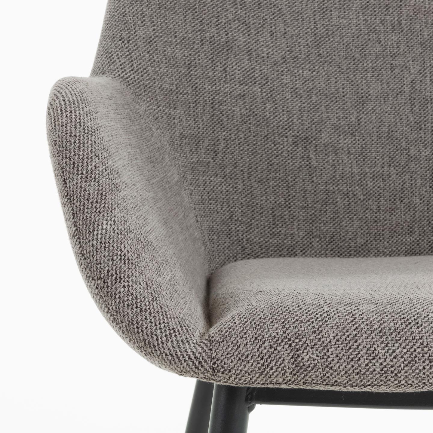 Krzesło w tkaninie szenilowej KONNA jasnoszary z czarną podstawą La Forma Eye on Design
