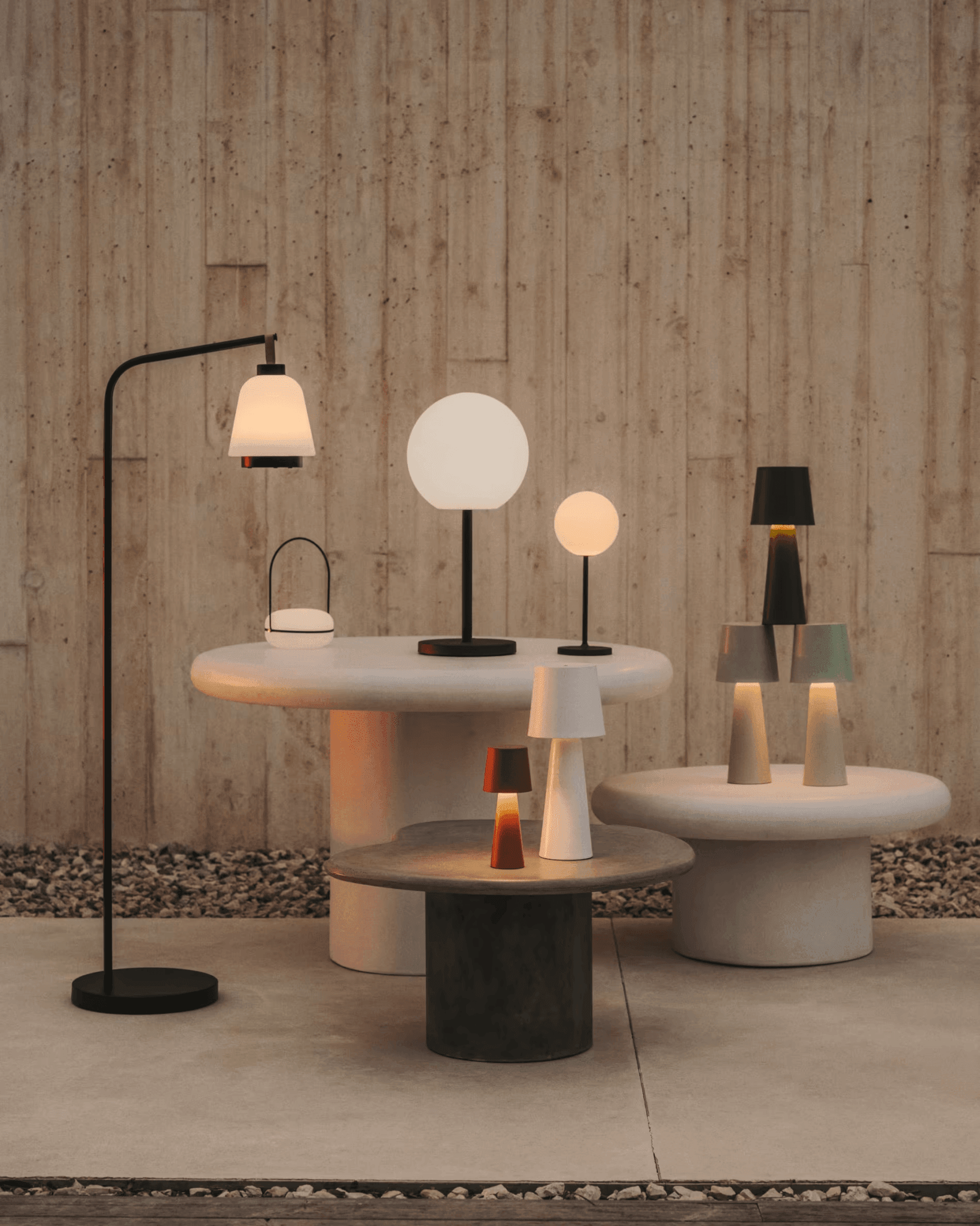 Lampa akumulatorowa zewnętrzna ARENYS czarny La Forma Eye on Design