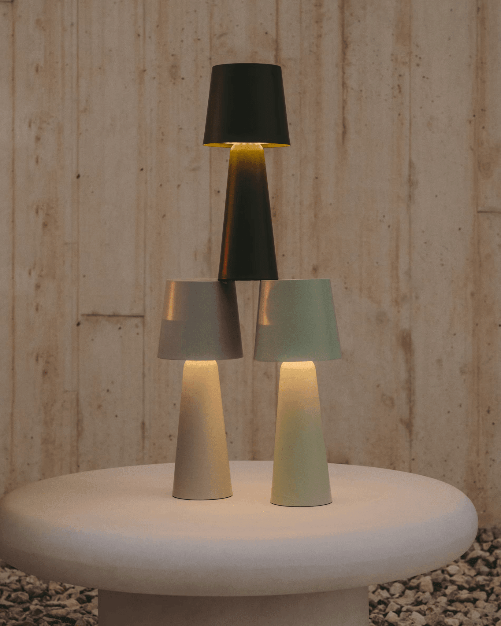 Lampa akumulatorowa zewnętrzna ARENYS czarny La Forma Eye on Design