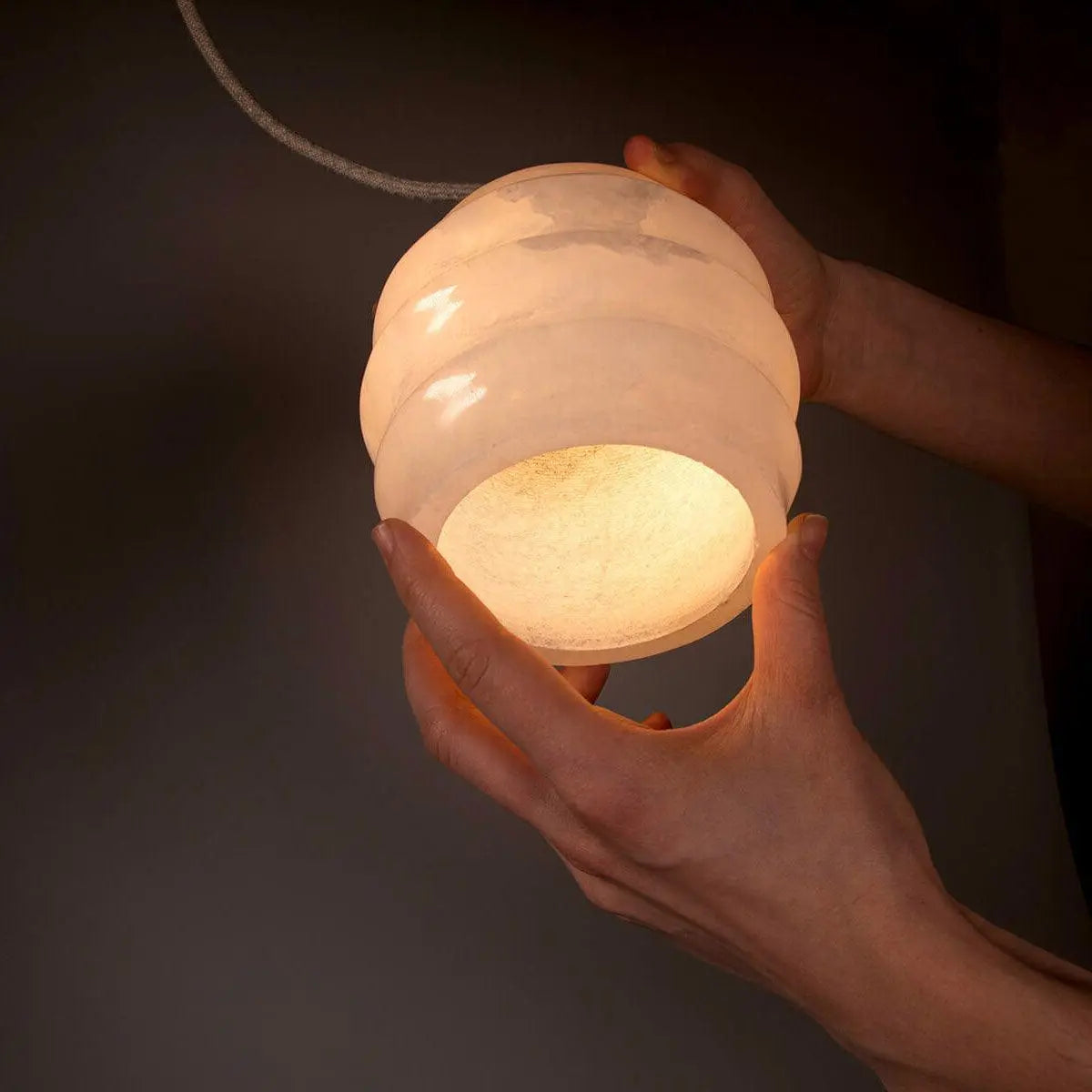 Lampa alabastrowa wisząca KALLIOPE nikiel – Embassy Interiors