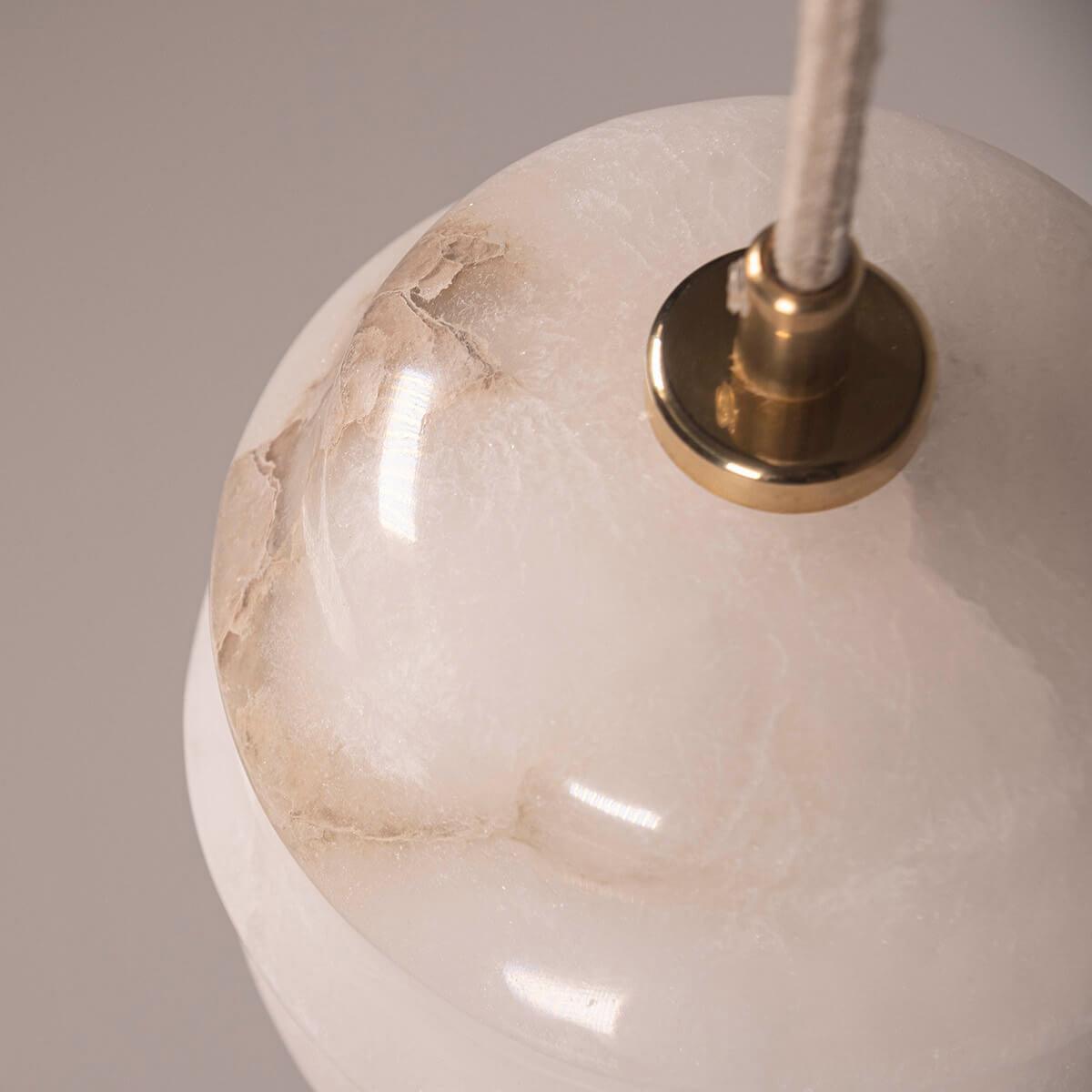 Lampa alabastrowa wisząca KALLIOPE nikiel Embassy Interiors Eye on Design