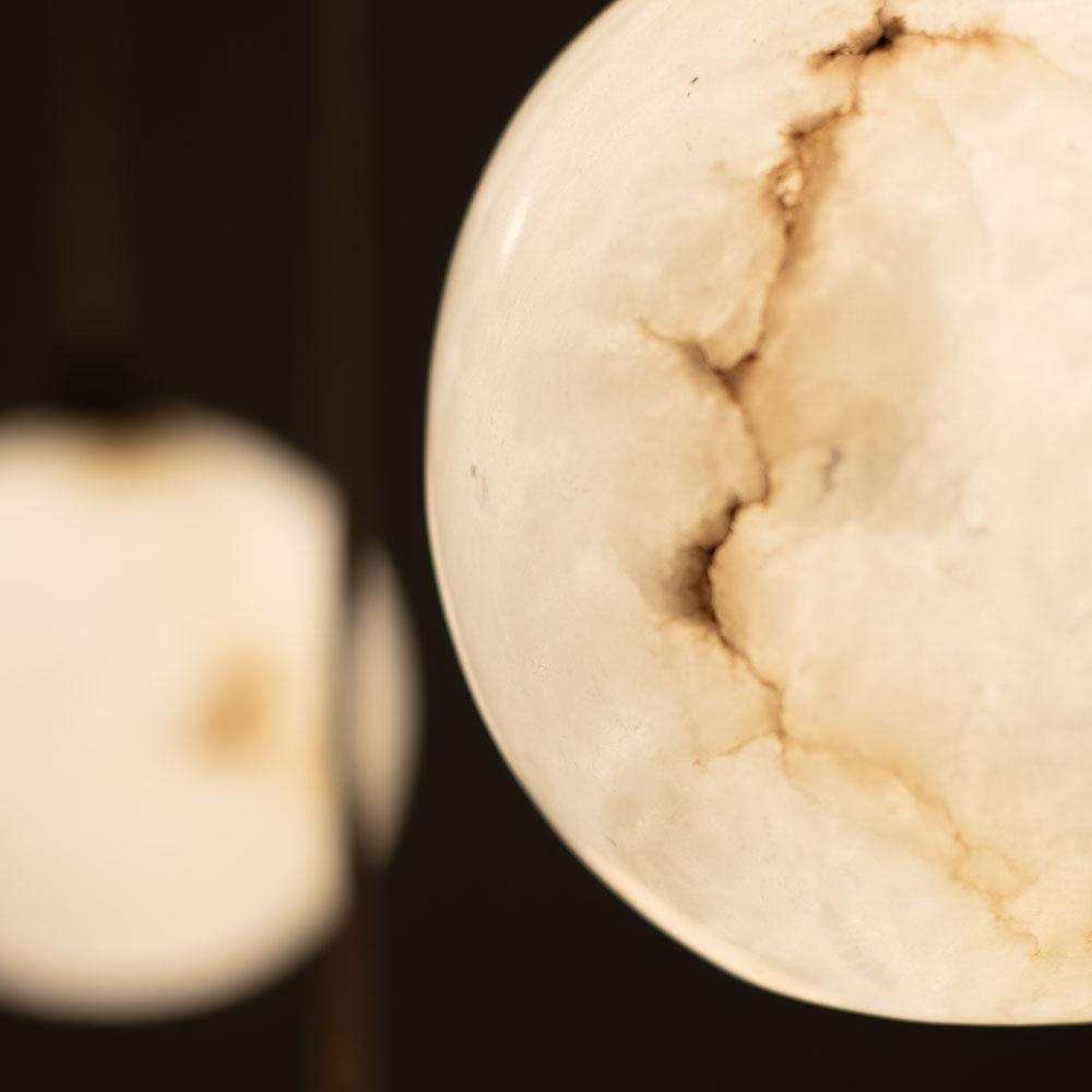 Lampa alabastrowa wisząca SELENE nikiel Embassy Interiors Eye on Design
