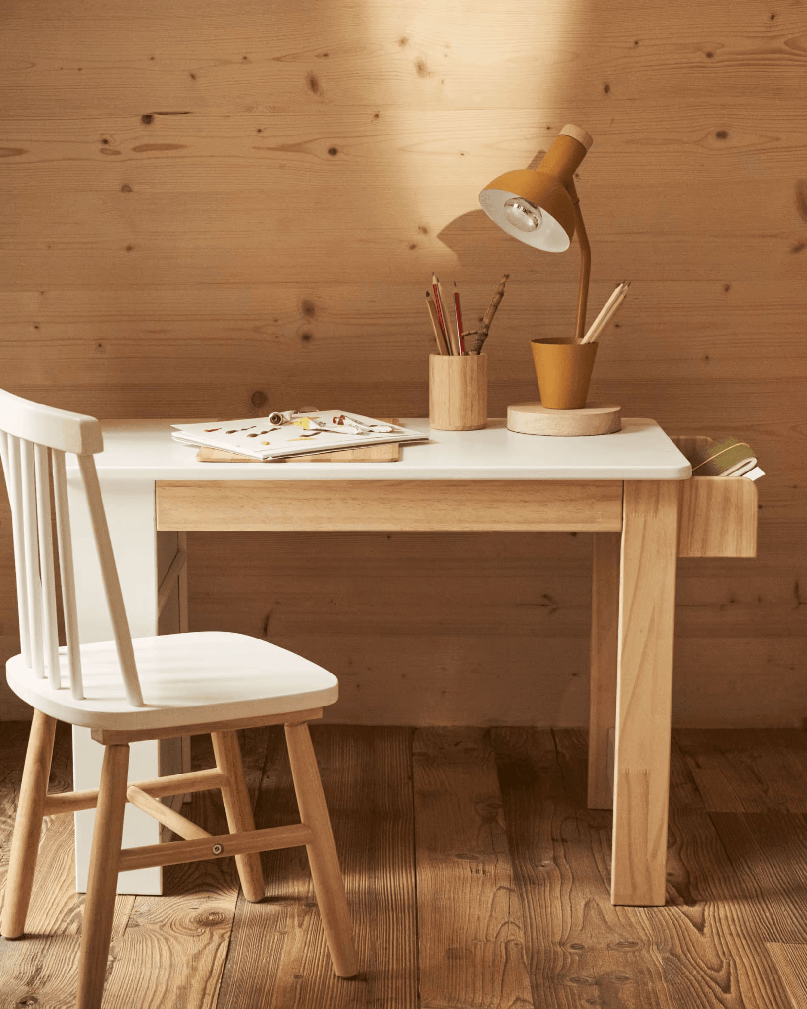 Lampa biurowa z pojemnikiem KATIA musztardowy La Forma Eye on Design