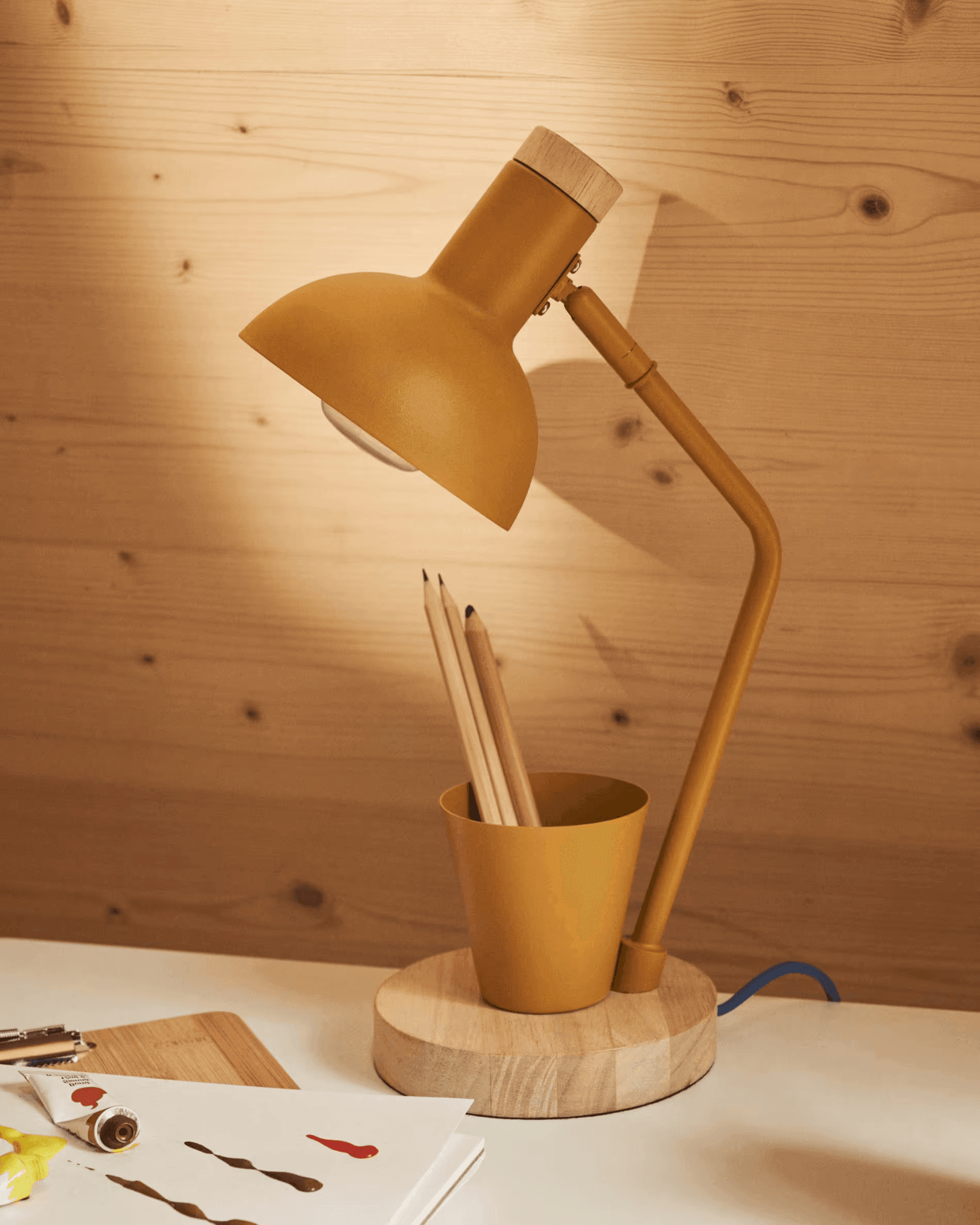 Lampa biurowa z pojemnikiem KATIA musztardowy La Forma Eye on Design