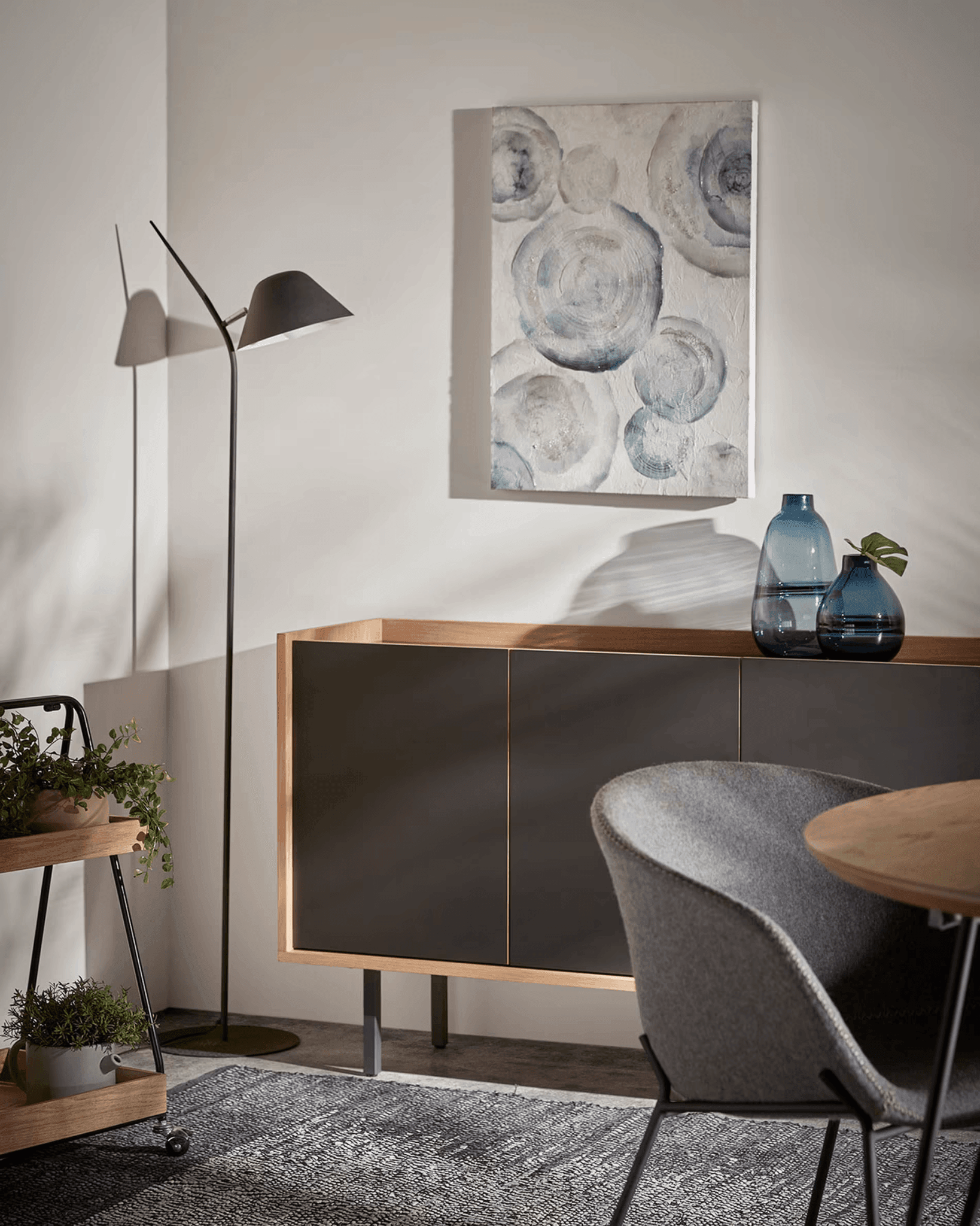 Lampa podłogowa AURELIA czarny La Forma Eye on Design