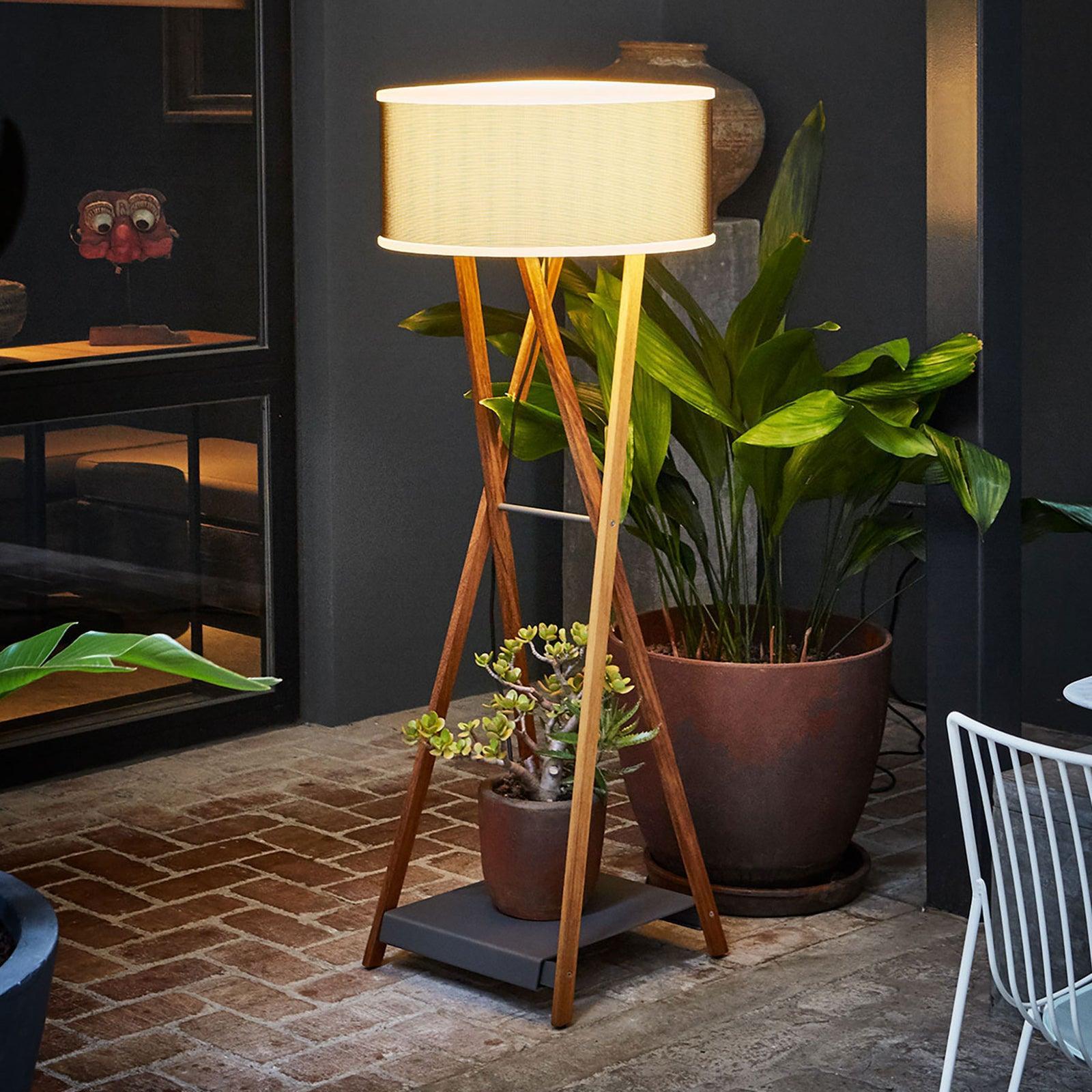 Lampa podłogowa CALA dąb lakierowany Marset Eye on Design