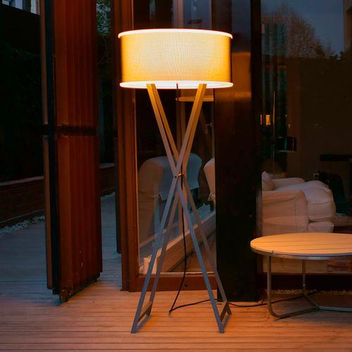 Lampa podłogowa CALA dąb lakierowany Marset Eye on Design
