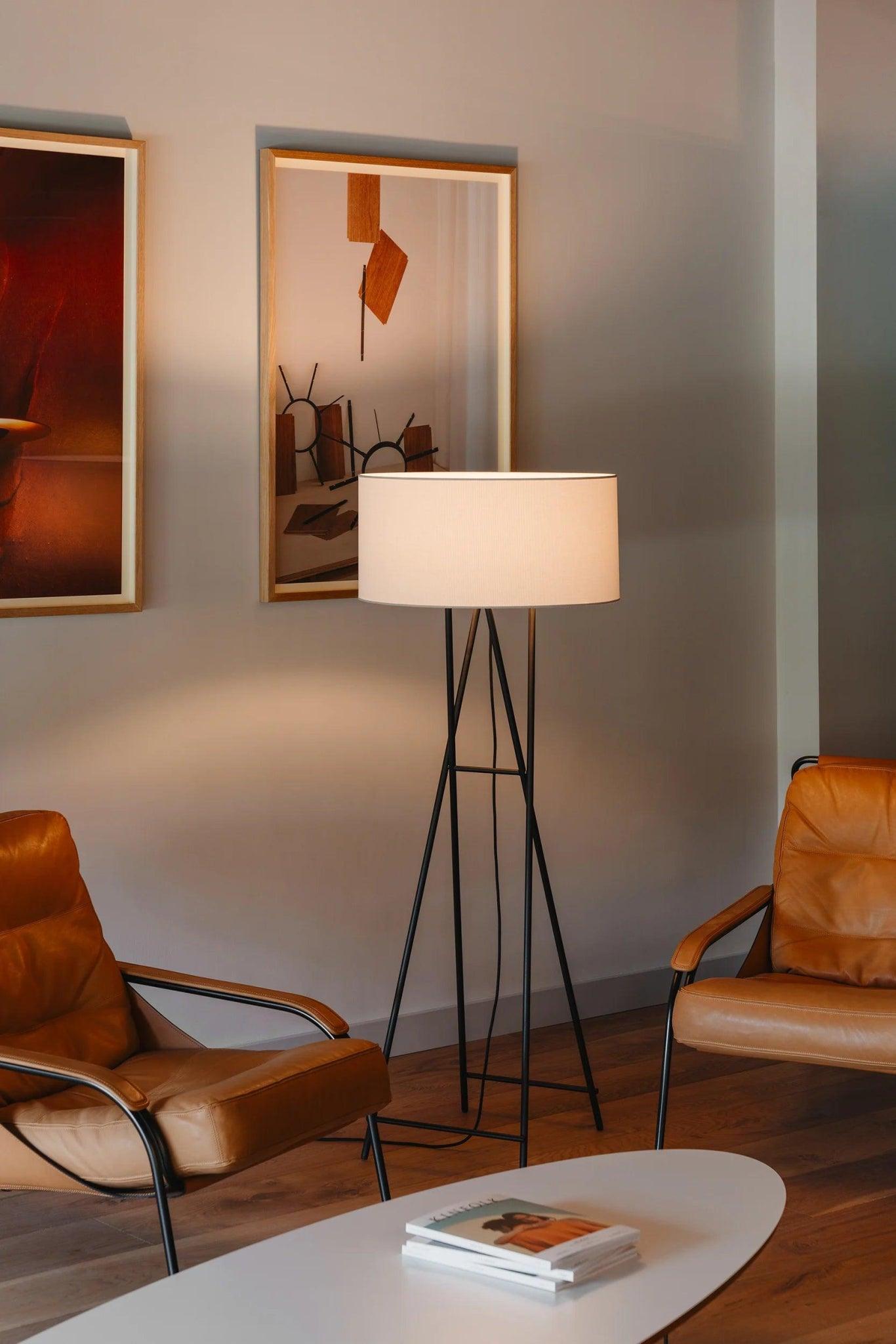 Lampa podłogowa CALA METAL podstawa metalowa Marset Eye on Design