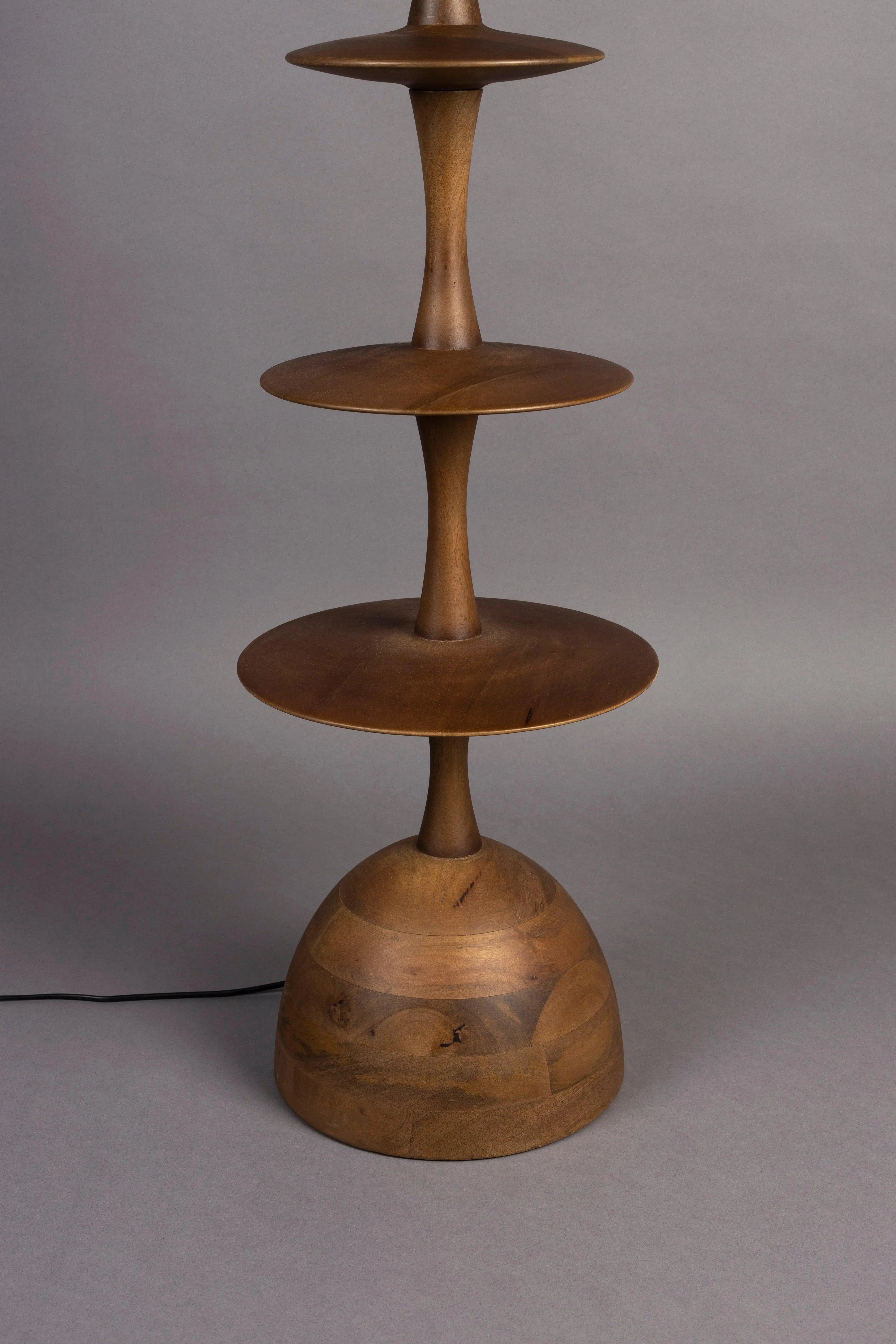 Lampa podłogowa CATH drewno mango – Dutchbone