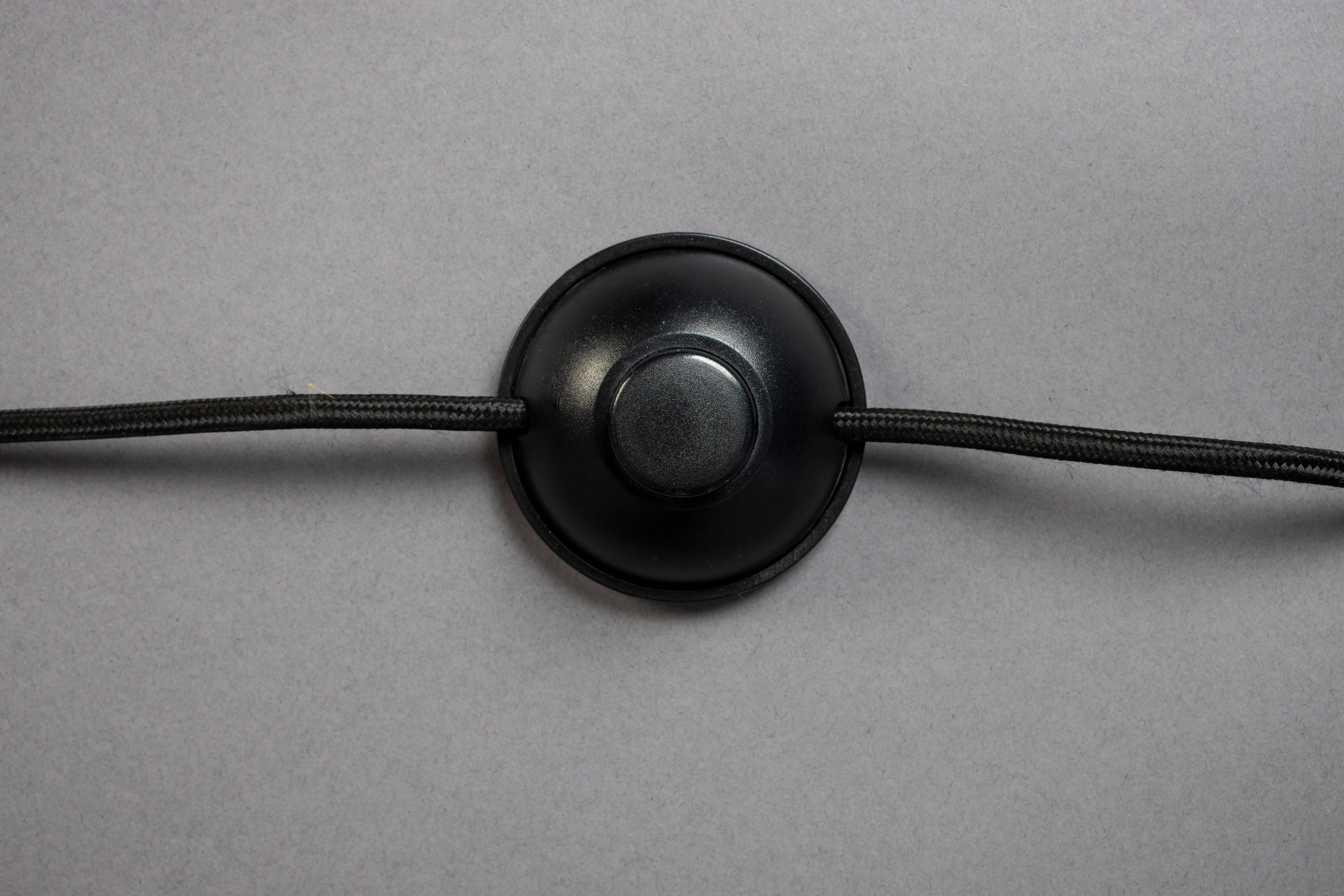 Lampa podłogowa CATH drewno mango – Dutchbone