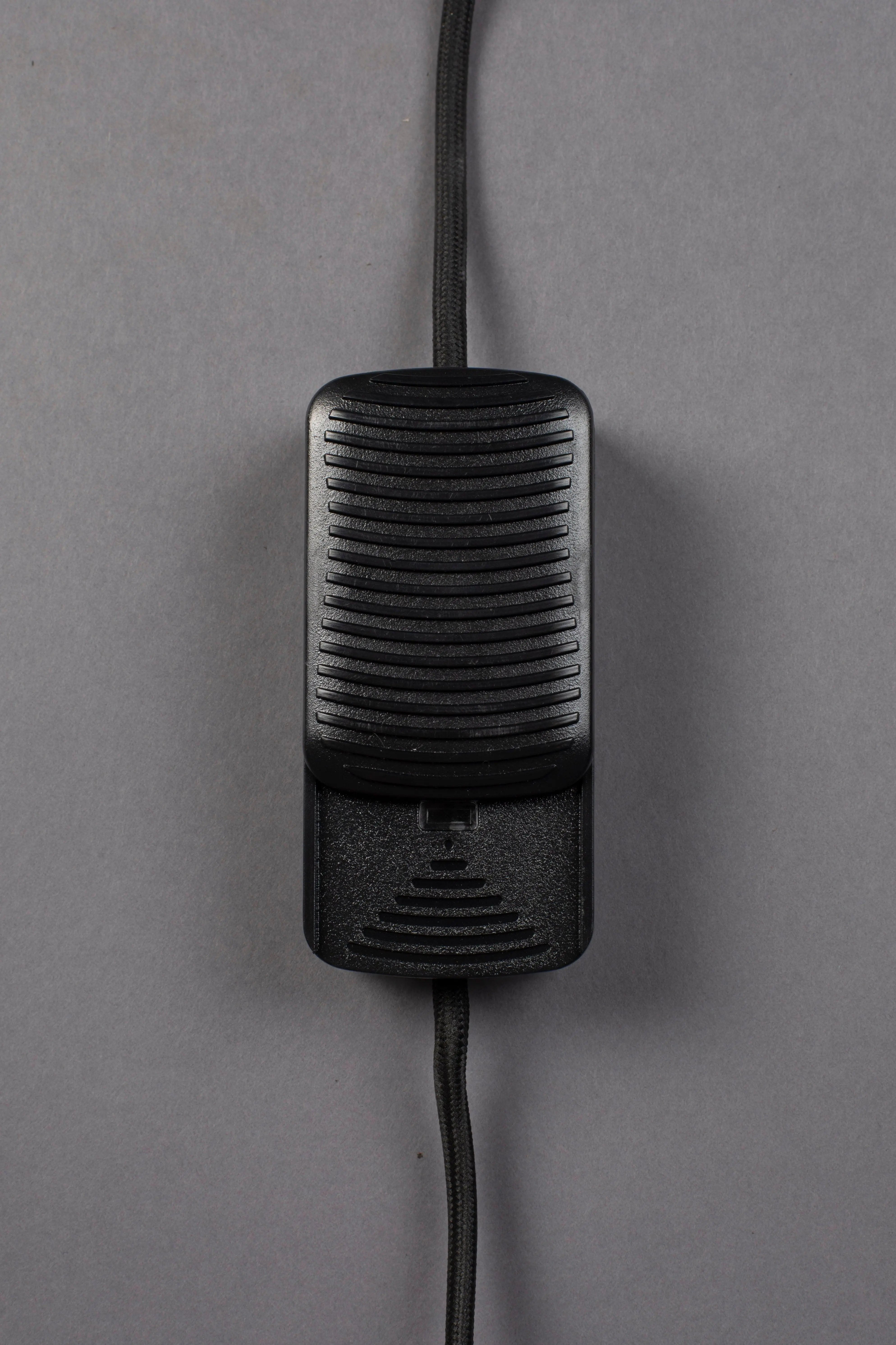 Lampa podłogowa JONES drewno kauczukowe – Dutchbone