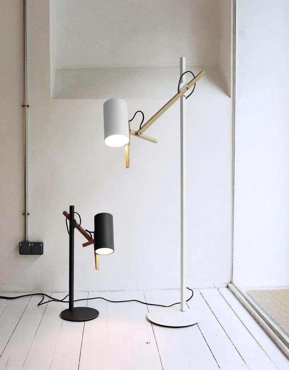 Lampa podłogowa SCANTLING biały Marset Eye on Design