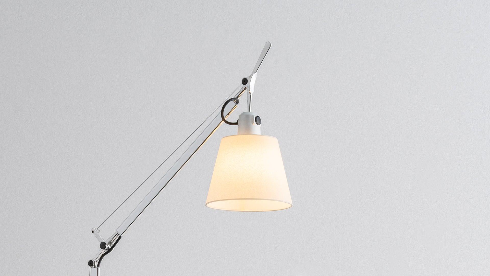 Lampa podłogowa TOLOMEO BASCULANTE beżowy Artemide Eye on Design