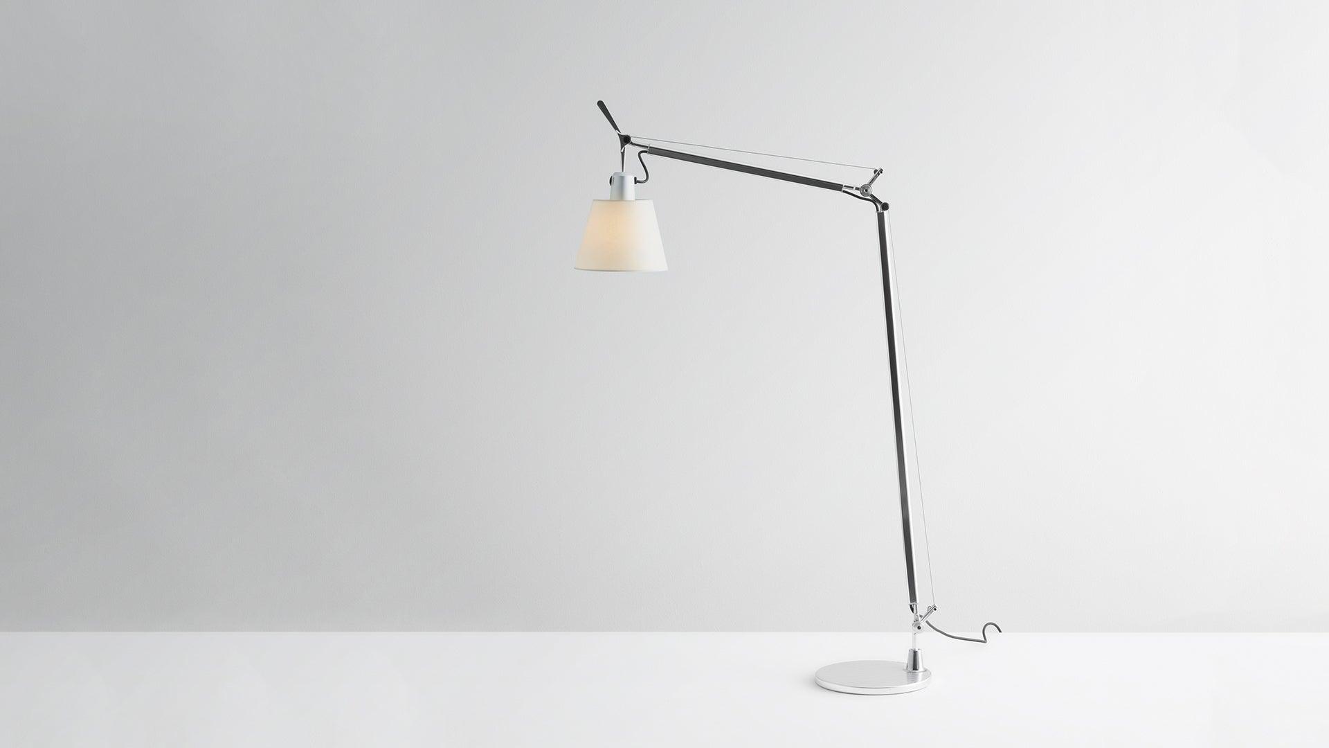 Lampa podłogowa TOLOMEO BASCULANTE beżowy Artemide Eye on Design