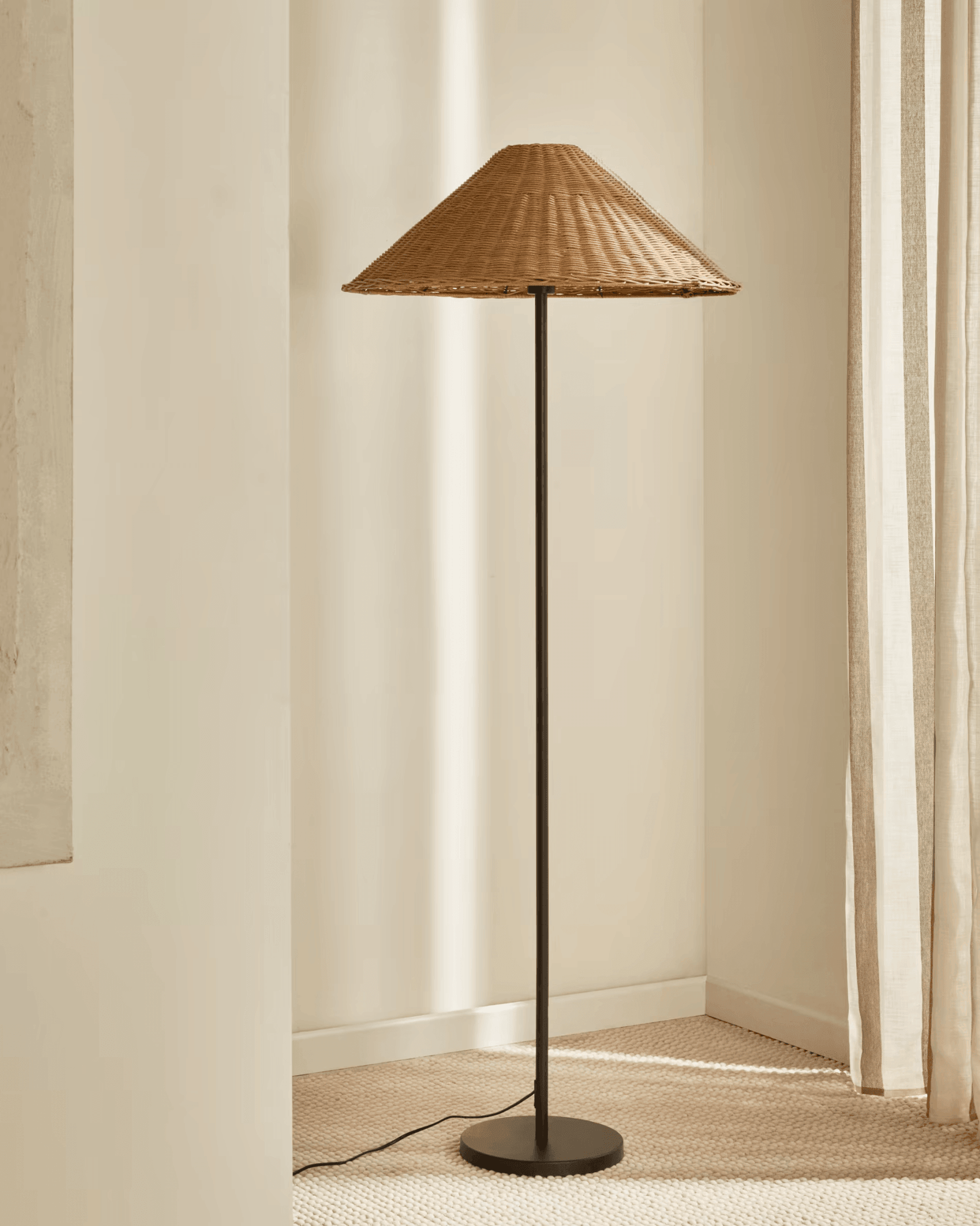 Lampa podłogowa URANIA rattanowy La Forma Eye on Design