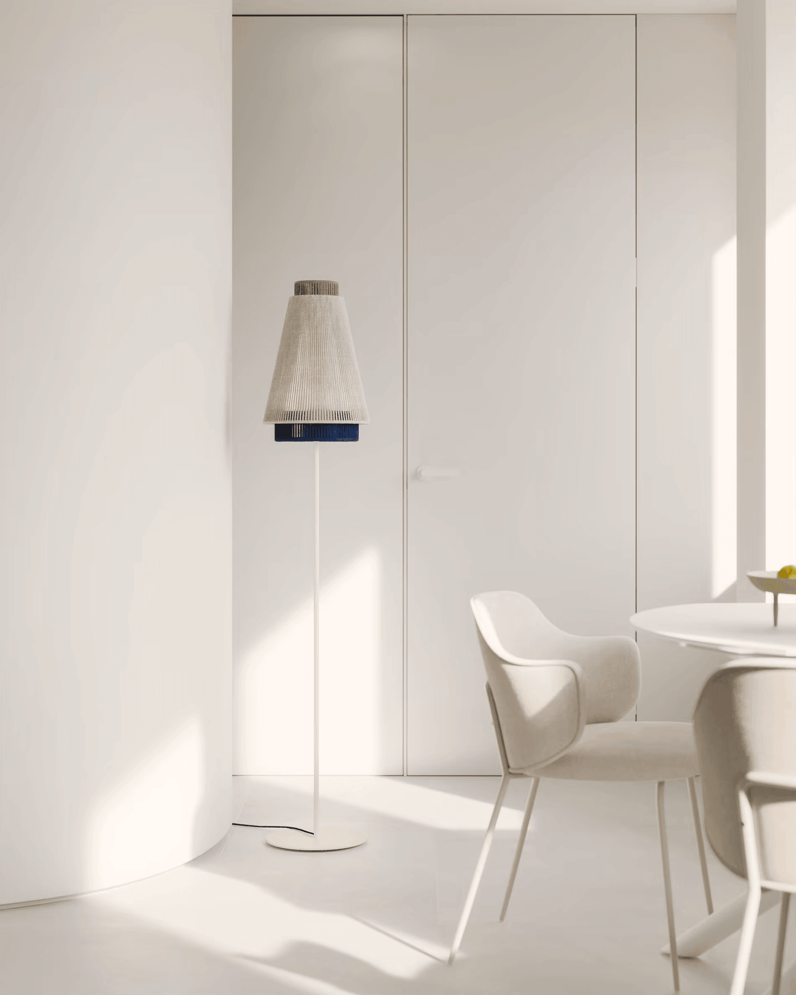 Lampa podłogowa YUVIA beżowy z zielonym wykończeniem La Forma Eye on Design