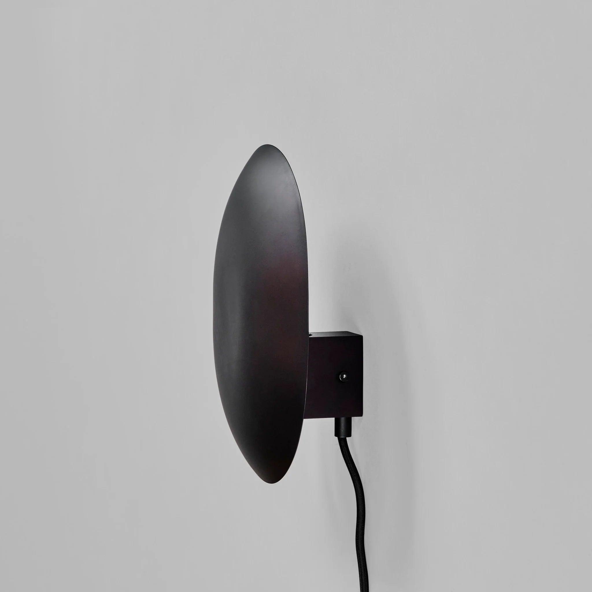 Lampa ścienna CLAM podpalany czarny 101 Copenhagen Eye on Design