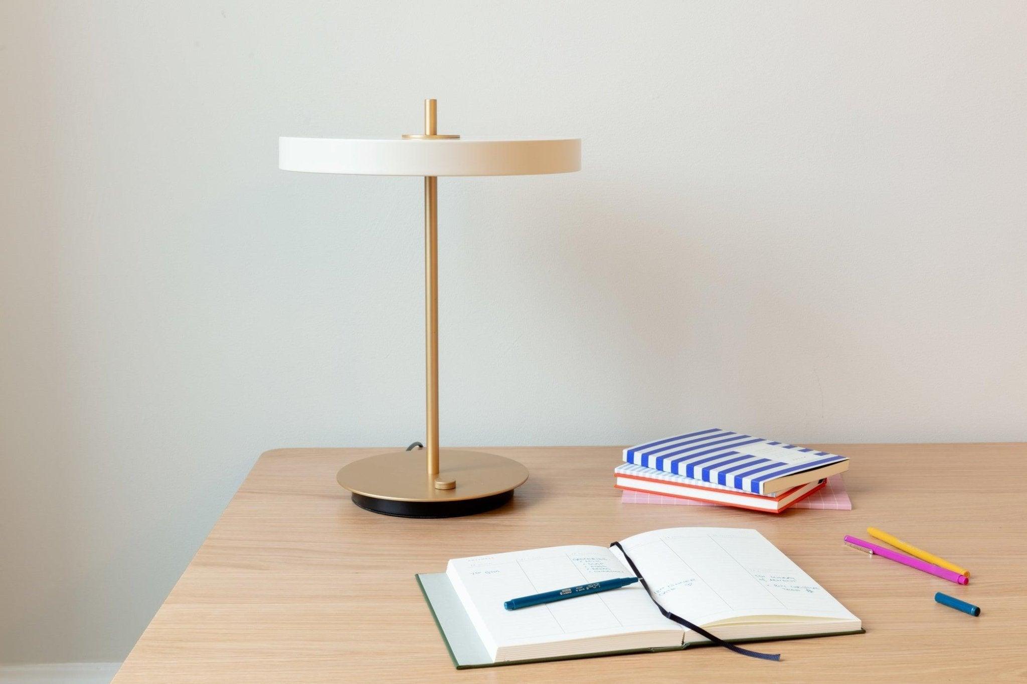 Lampa stołowa ASTERIA TABLE perłowy UMAGE Eye on Design