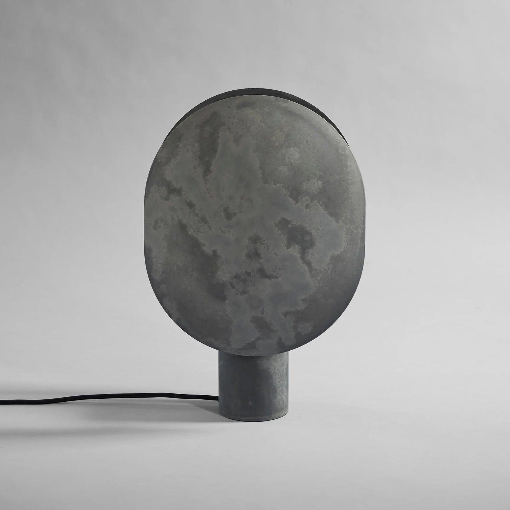 Lampa stołowa CLAM oksydowany 101 Copenhagen Eye on Design