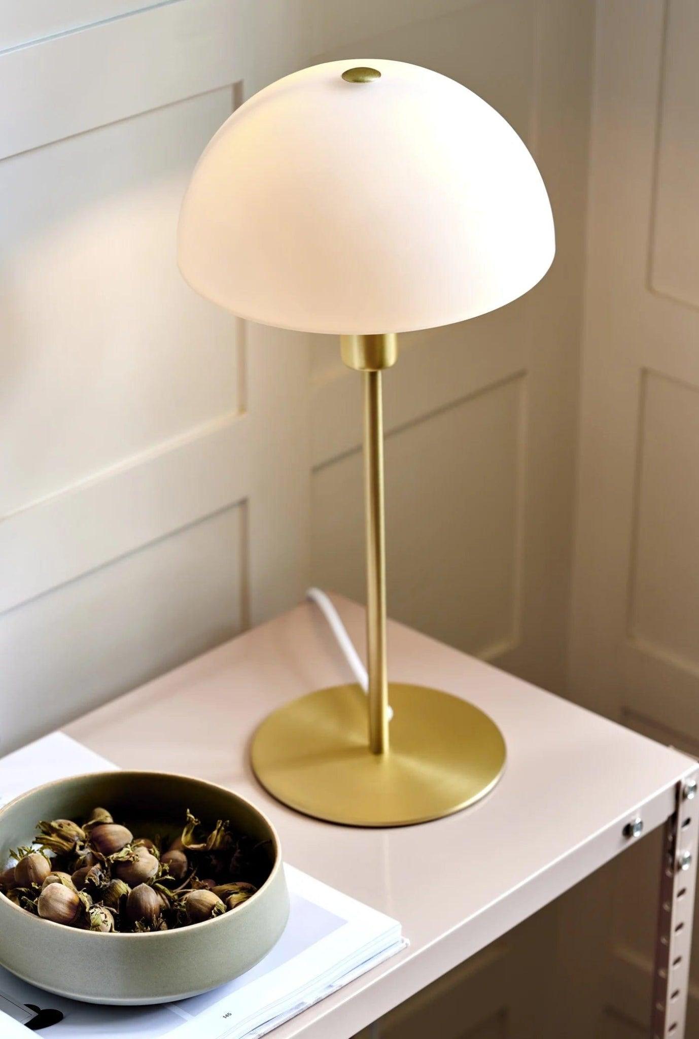 Lampa stołowa ELLEN złoty ze szklanym kloszem Nordlux Eye on Design