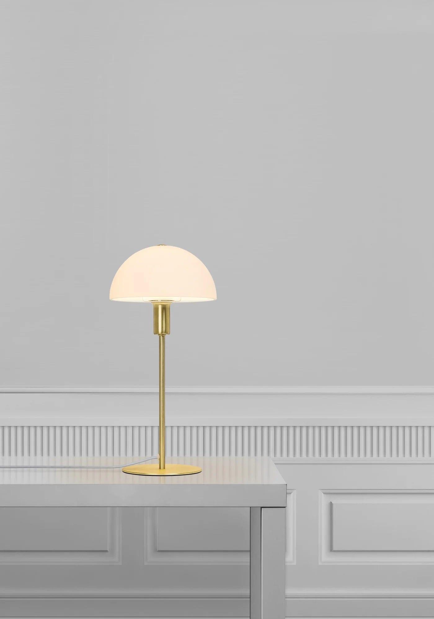 Lampa stołowa ELLEN złoty ze szklanym kloszem Nordlux Eye on Design