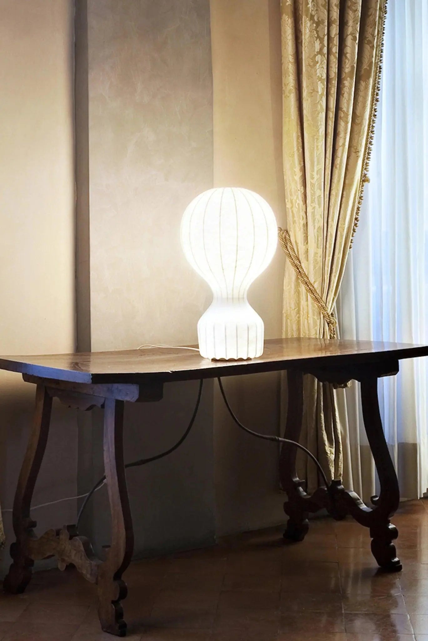 Lampa stołowa GATTO biały – Flos