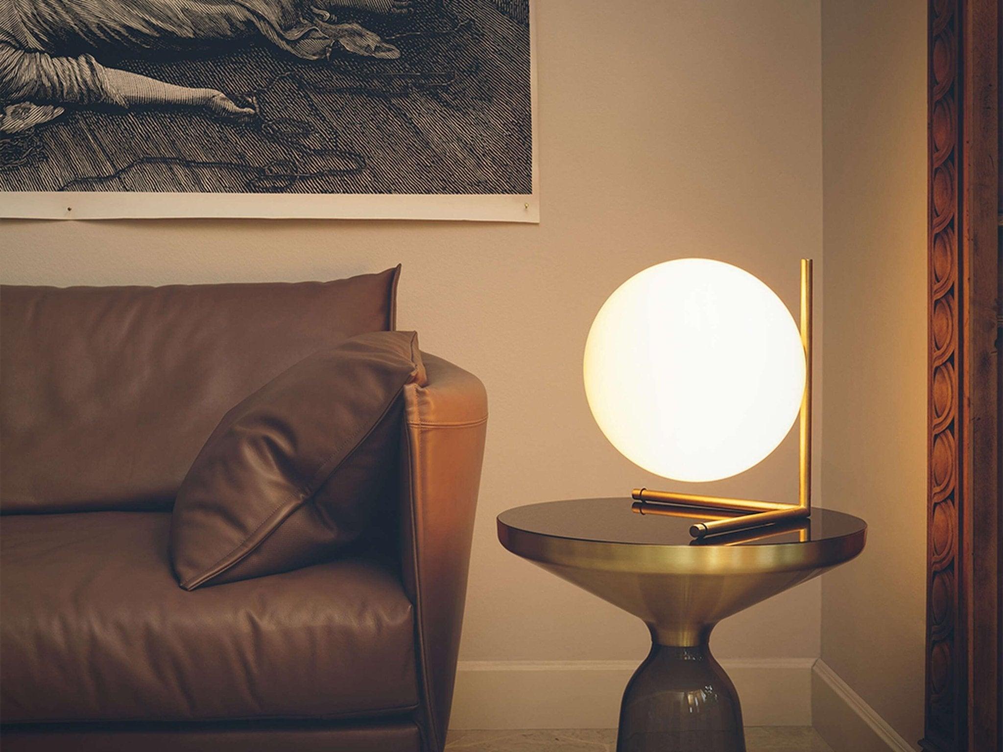 Lampa stołowa IC LIGHTS mosiężny Flos Eye on Design