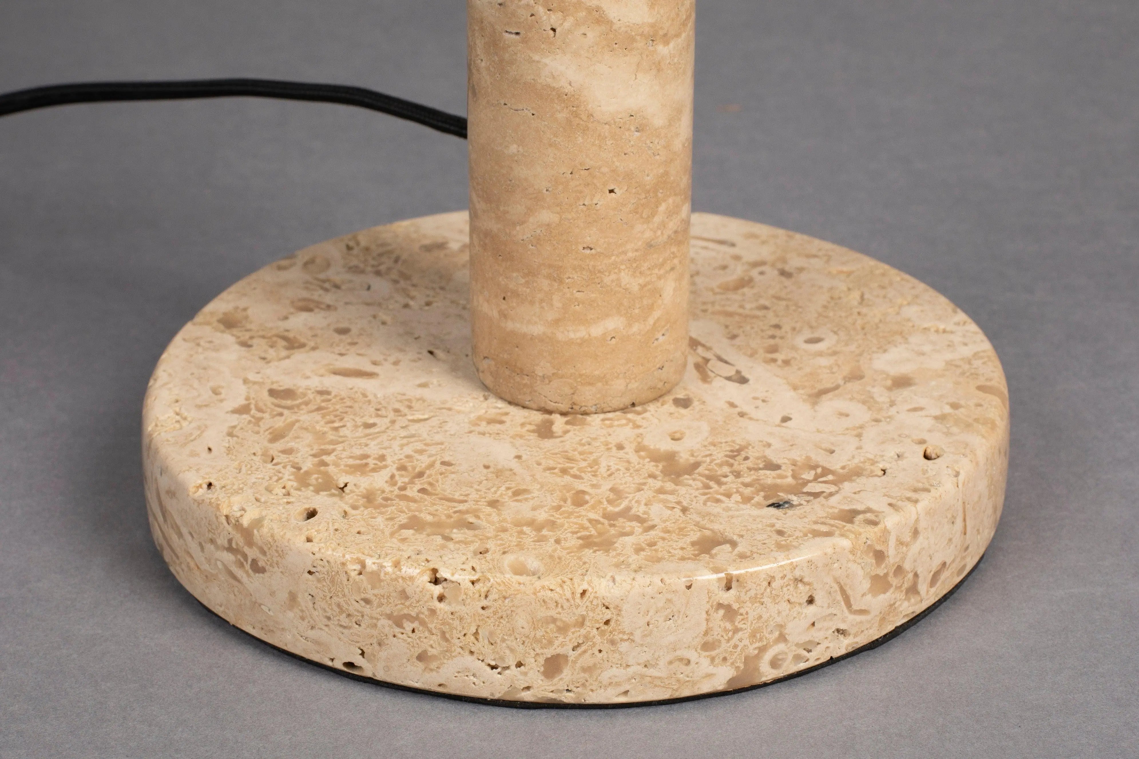 Lampa stołowa JACKON trawertyn – Dutchbone