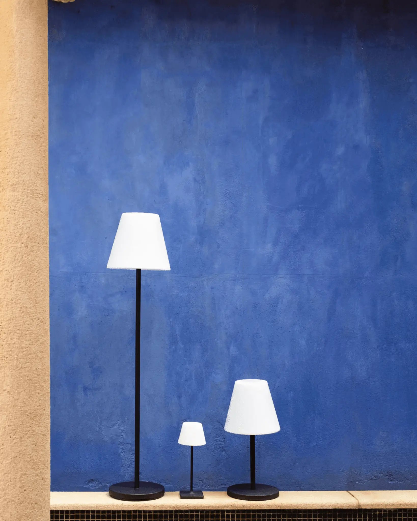 Lampa stołowa ogrodowa ALUNEY czarny – Kave Home
