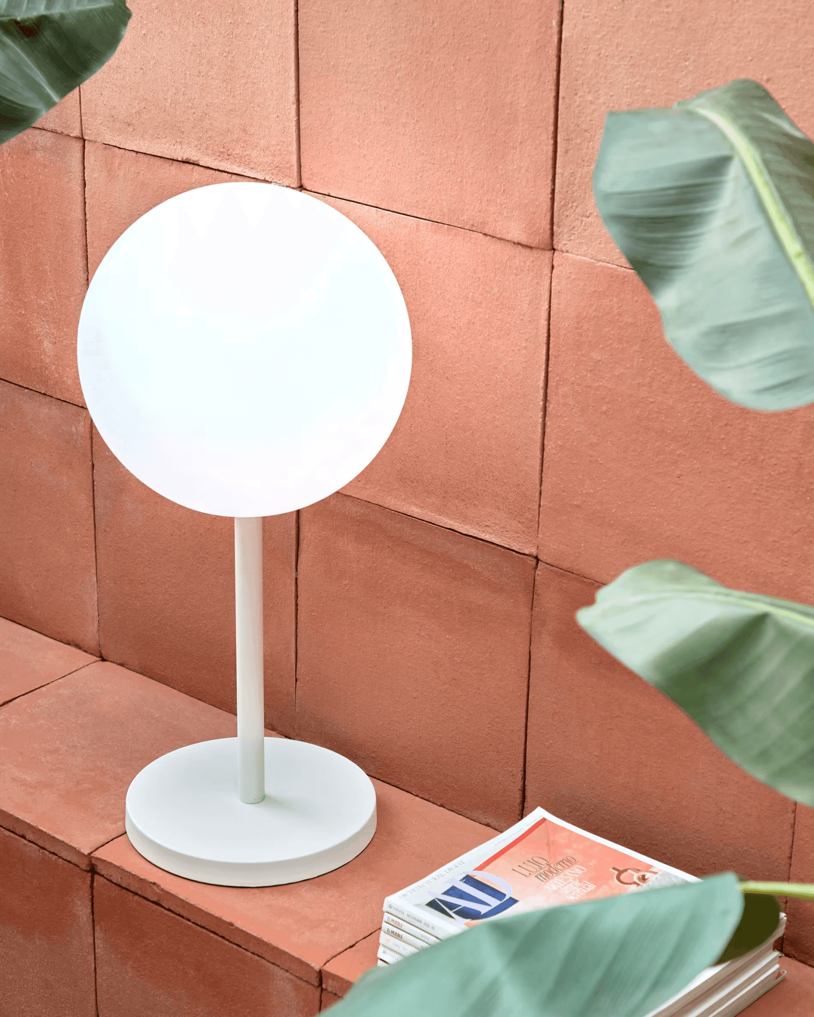 Lampa stołowa ogrodowa DINESH biały La Forma Eye on Design