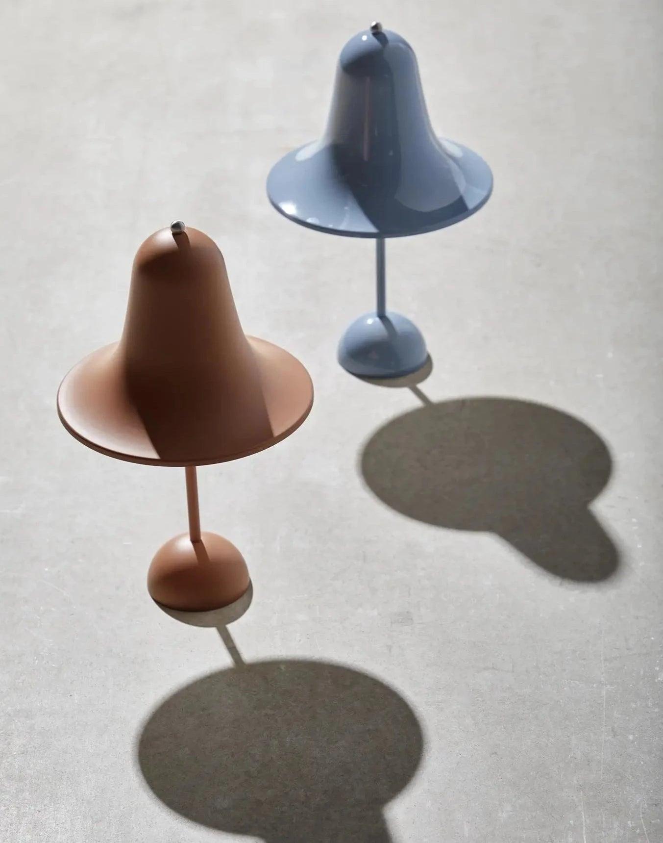 Lampa stołowa przenośna PANTOP zakurzony błękit Verpan Eye on Design