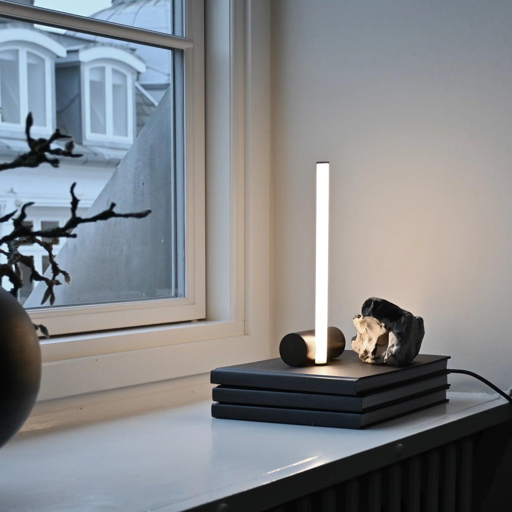Lampa stołowa STICK czarny 101 Copenhagen Eye on Design