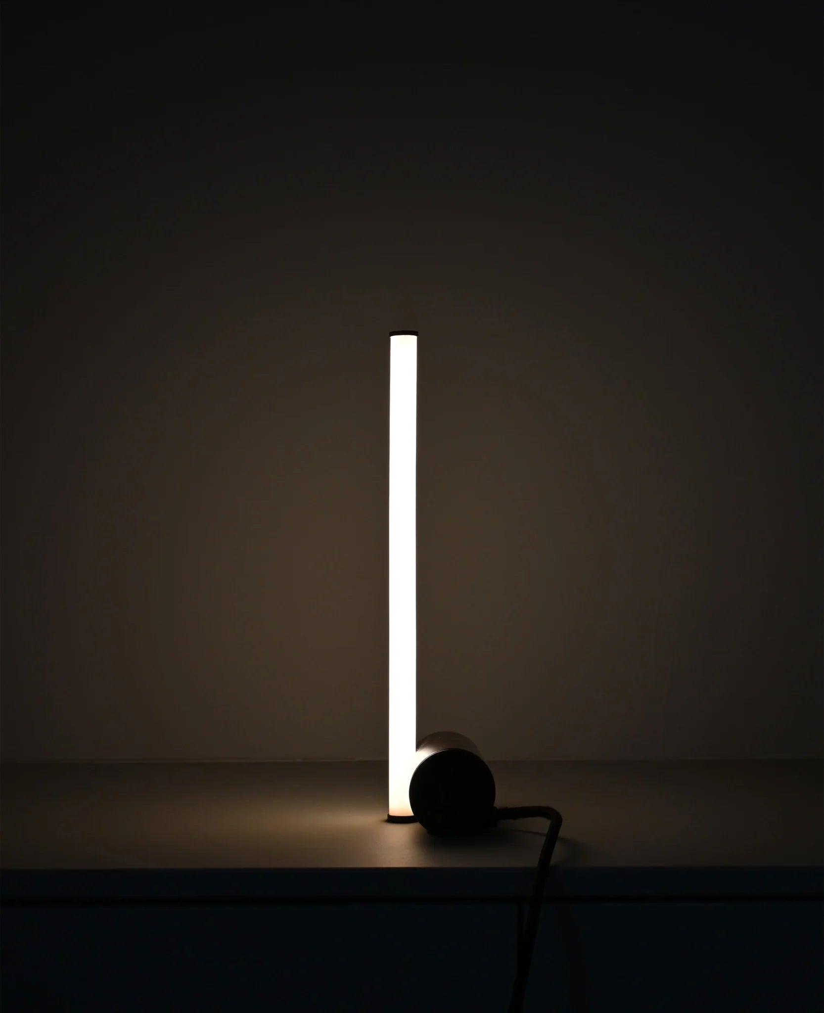 Lampa stołowa STICK czarny 101 Copenhagen Eye on Design