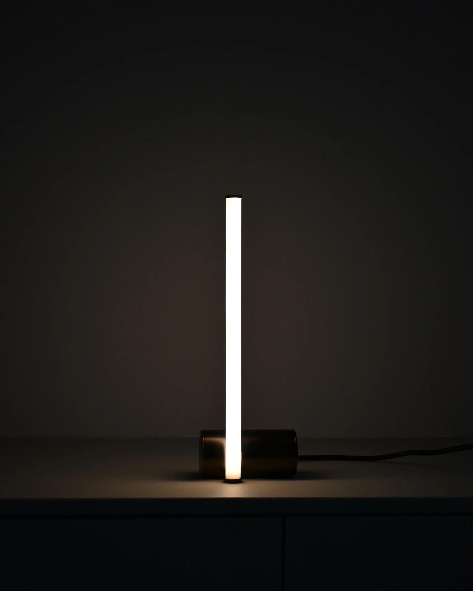 Lampa stołowa STICK czarny 101 Copenhagen Eye on Design