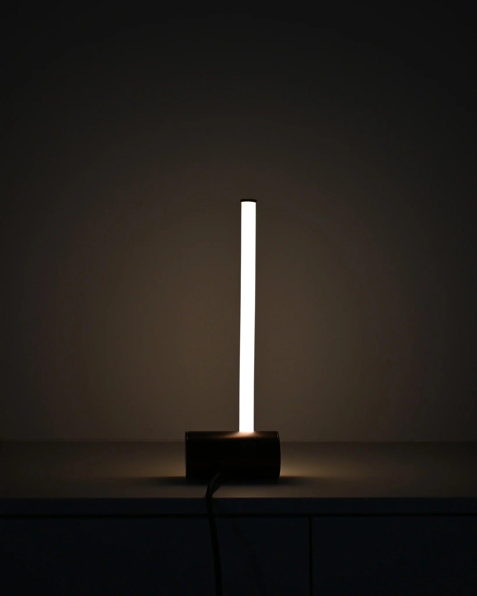 Lampa stołowa STICK czarny 101 Copenhagen Eye on Design