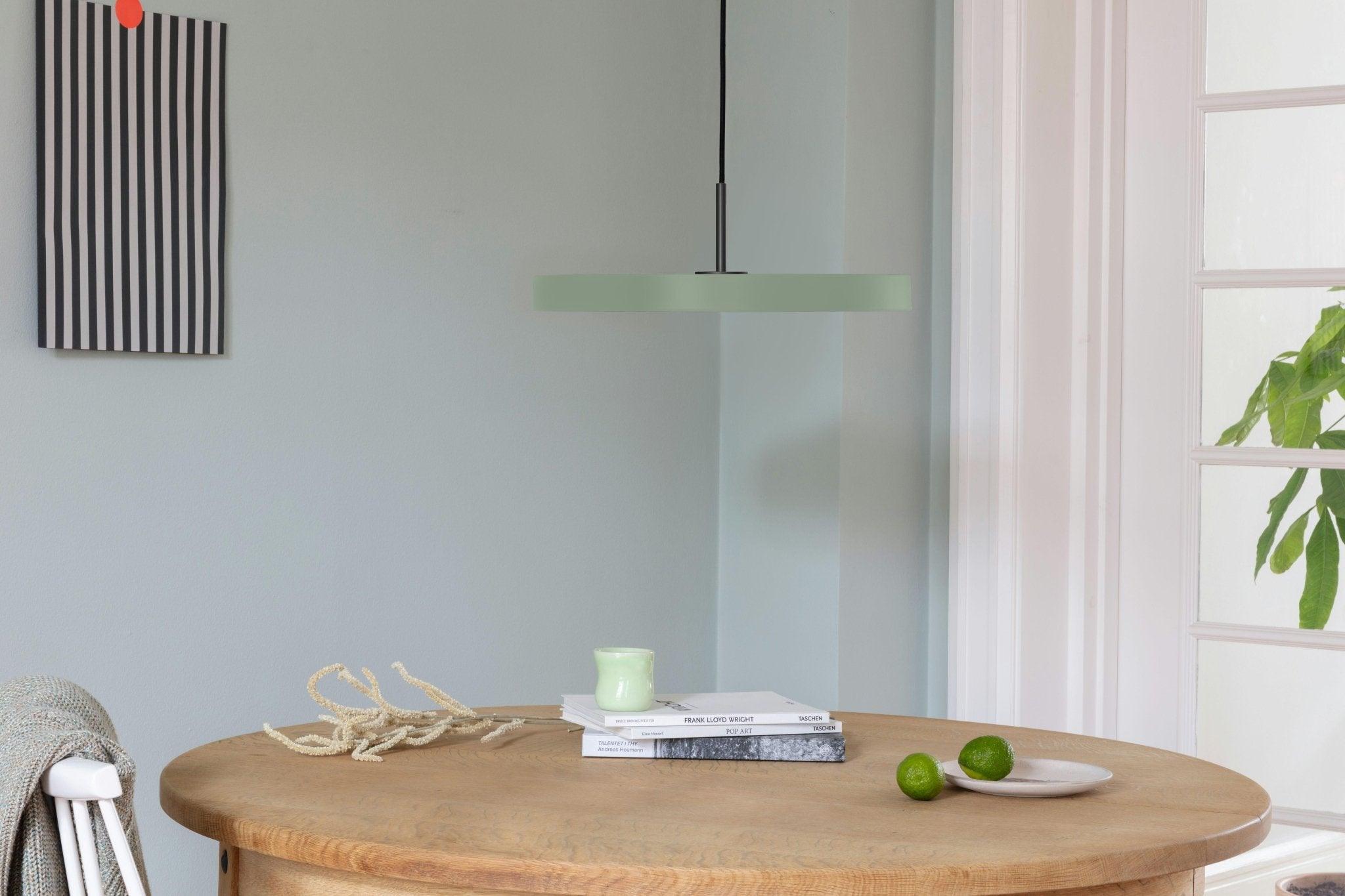 Lampa wisząca ASTERIA pistacjowy UMAGE Eye on Design