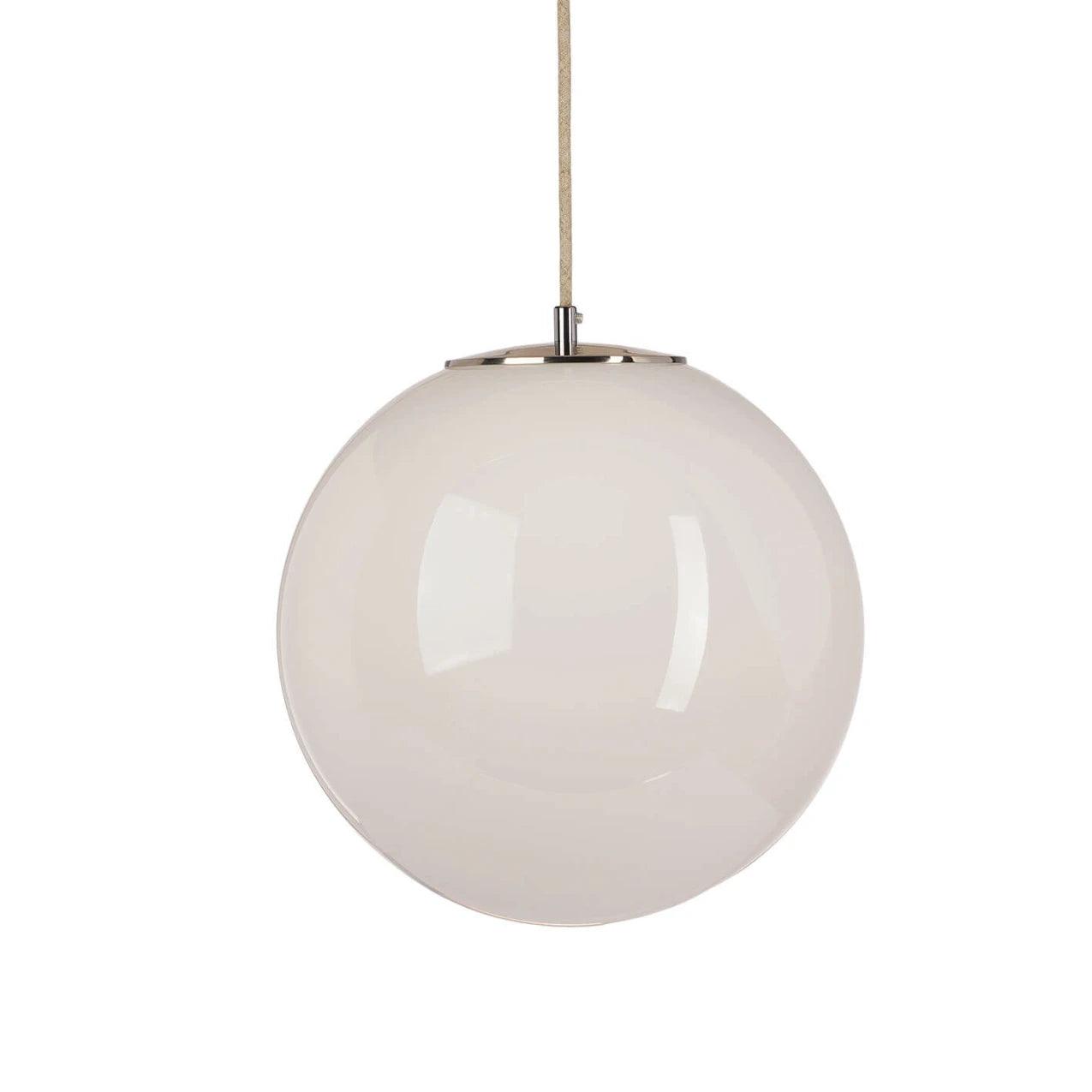 Lampa wisząca BIAŁA KULA nikiel Embassy Interiors 30 cm klasyczne Eye on Design