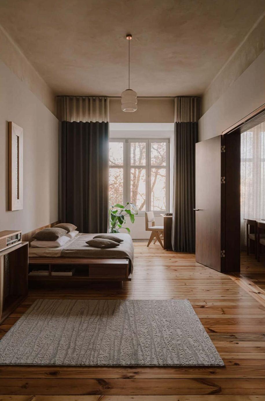 Lampa wisząca BIBE mosiężny Embassy Interiors Eye on Design