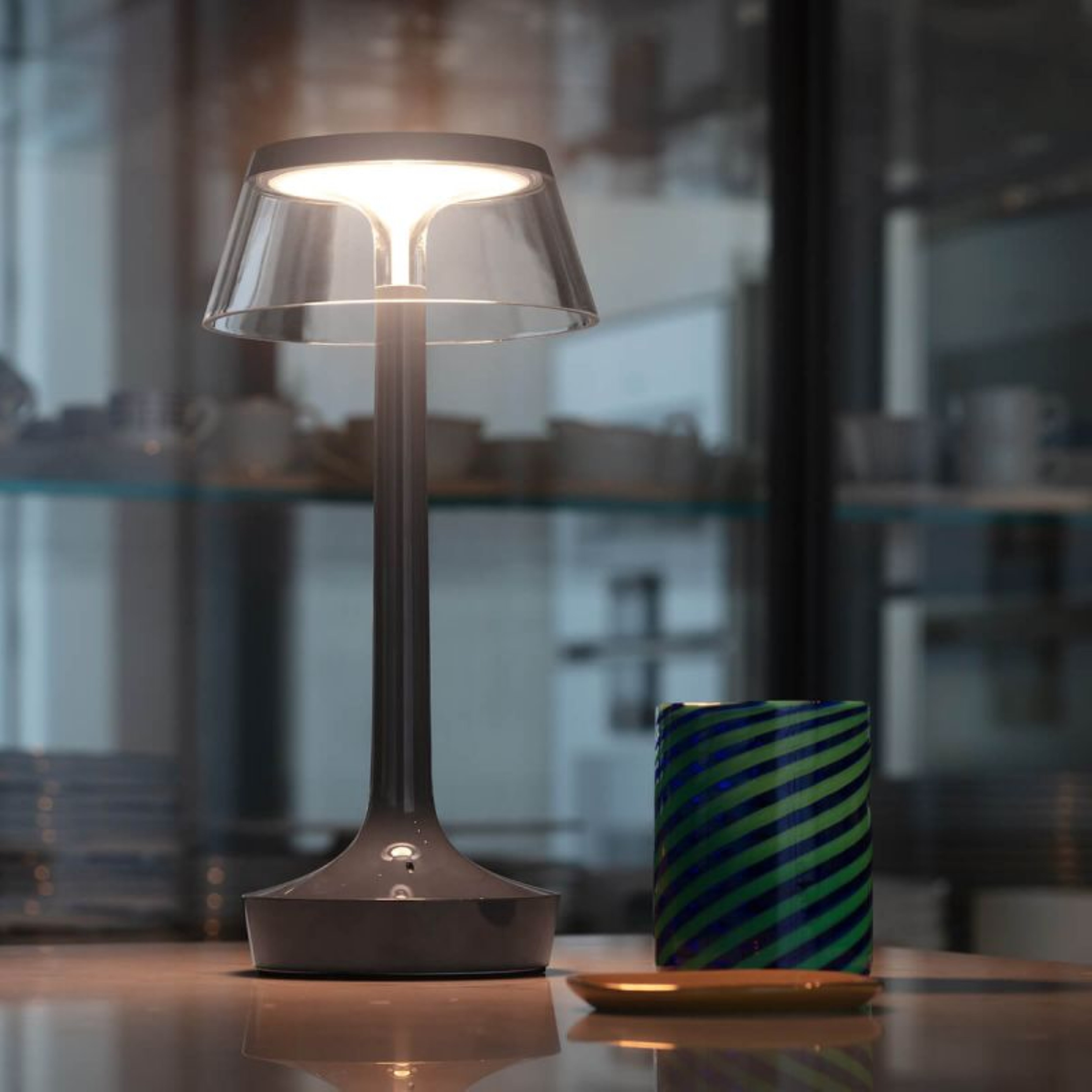 Tragbare Lampe BON JOUR UNPLUGGED grau mit transparentem Schirm