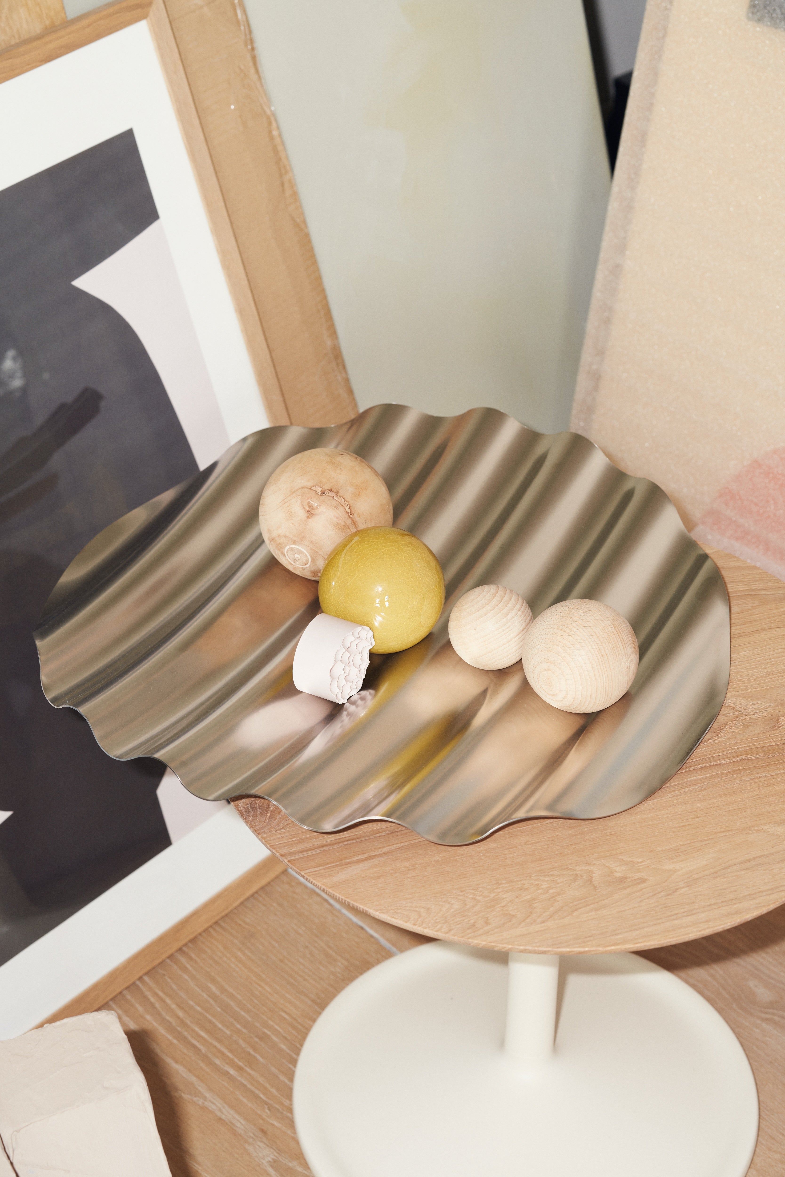 WAVE stool